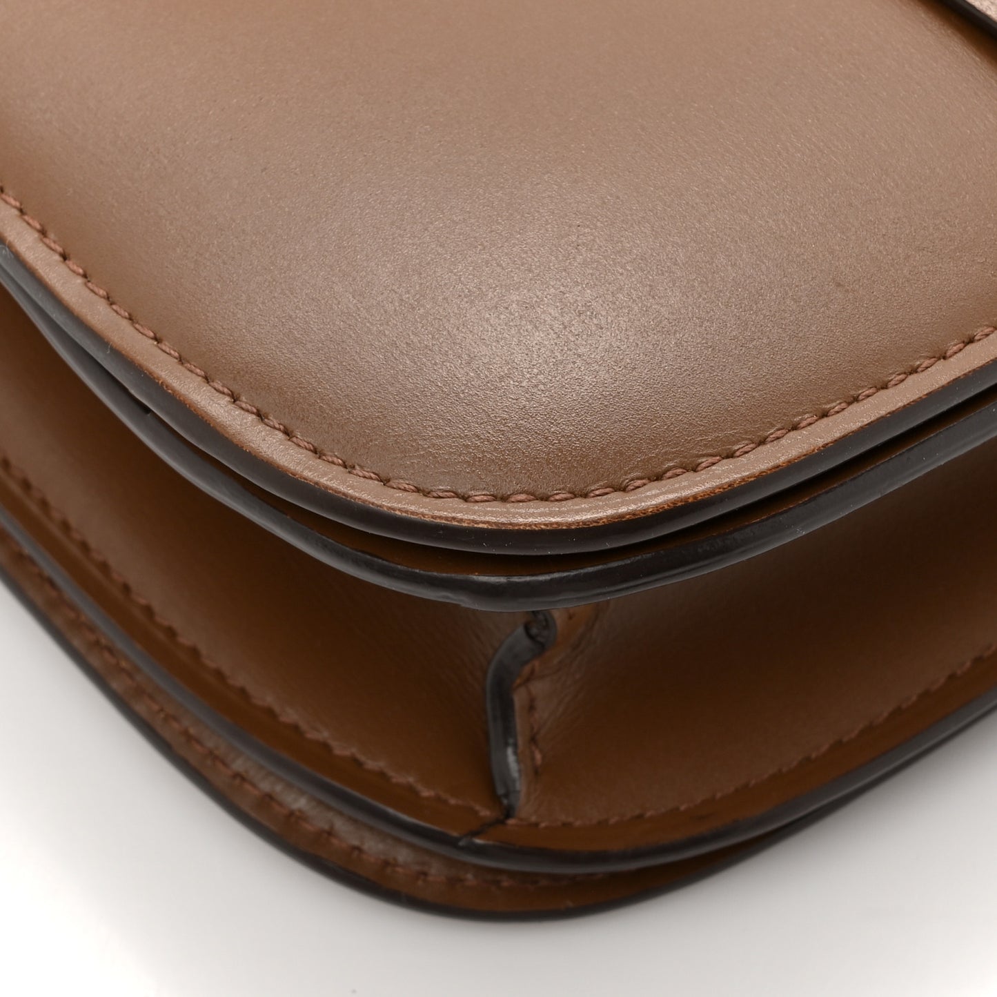 Smooth Calfskin Medium Classic Box Flap Bag Light Camel