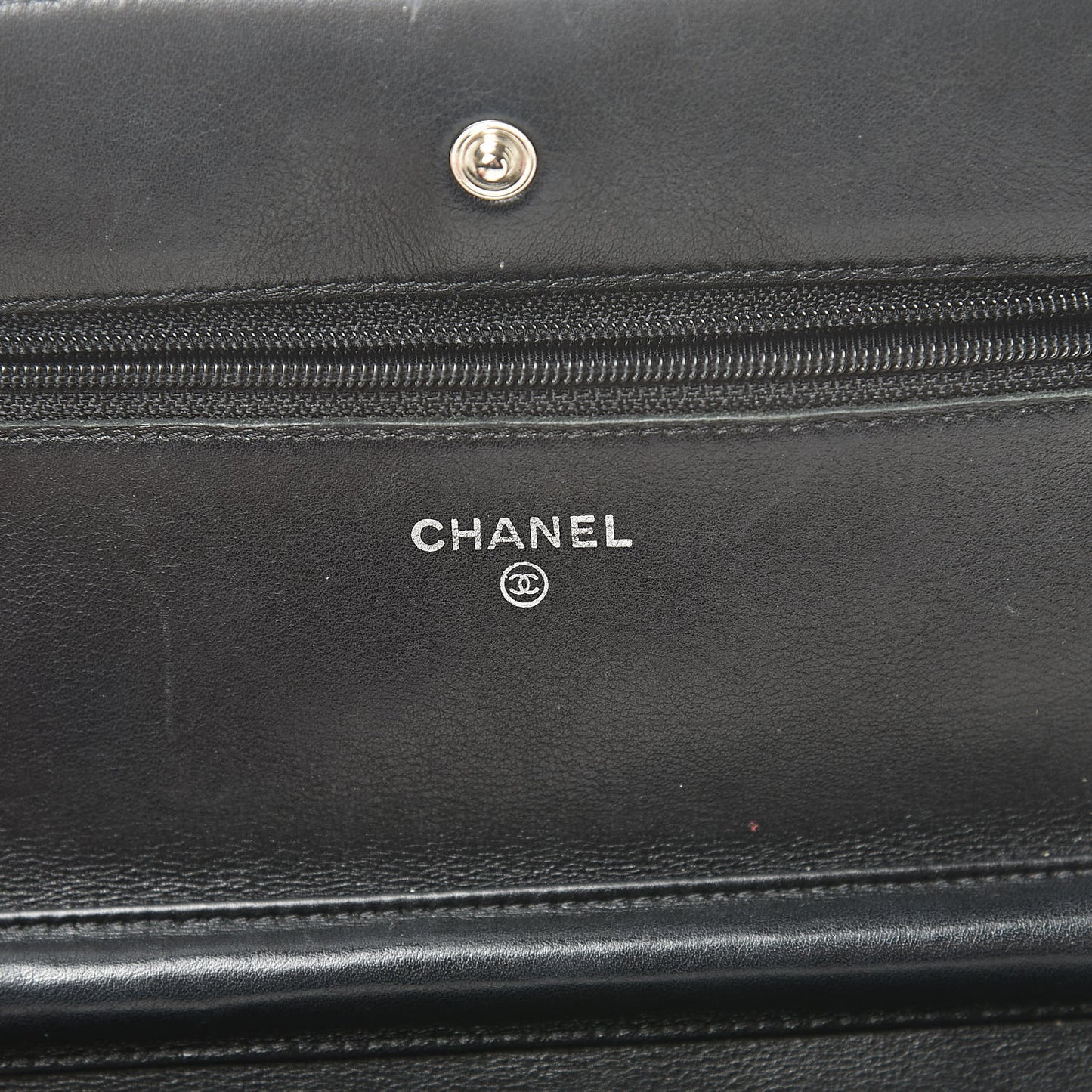 Patent Quilted Wallet On Chain WOC Black
