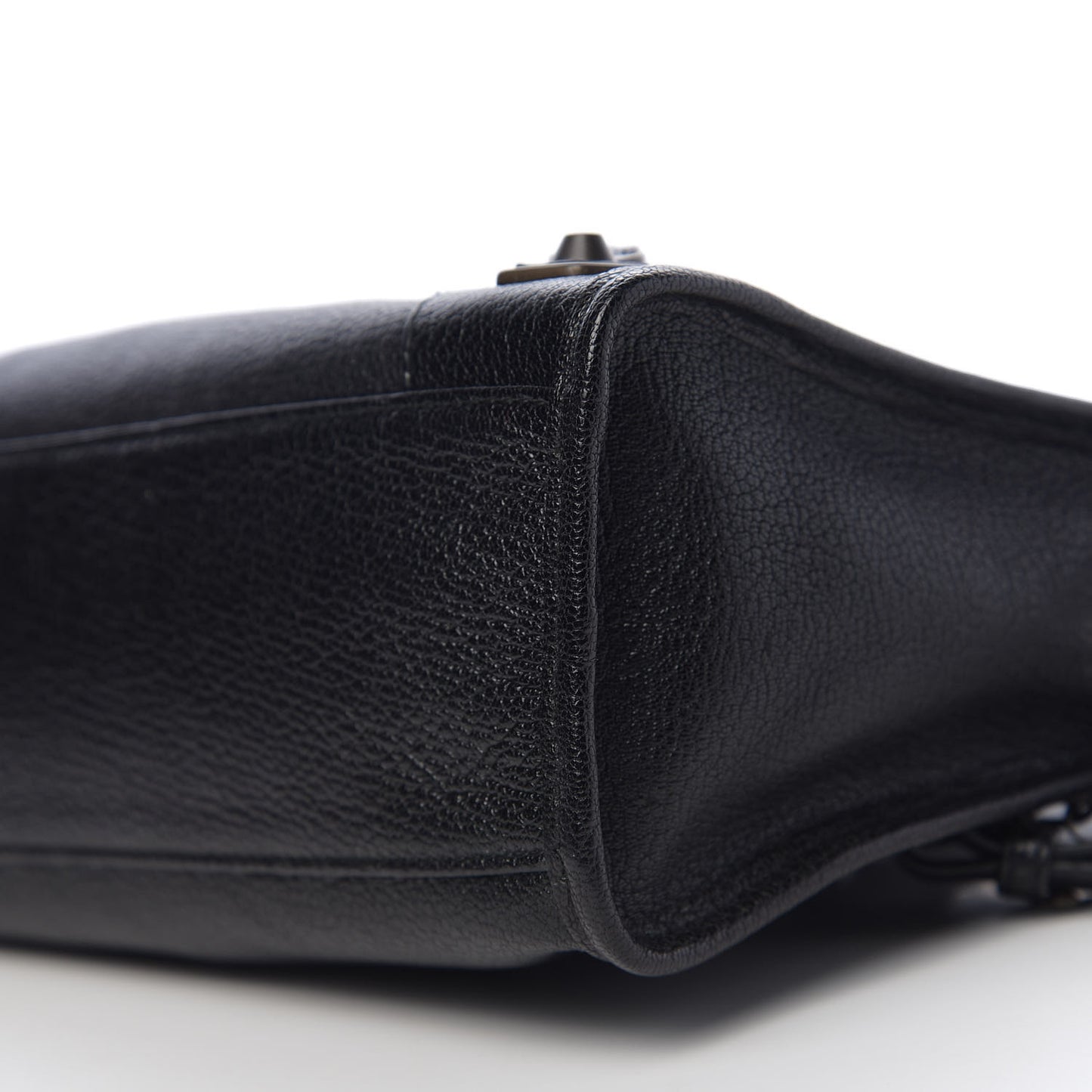 Chevre Classic Hardware Metallic Edge S City Black