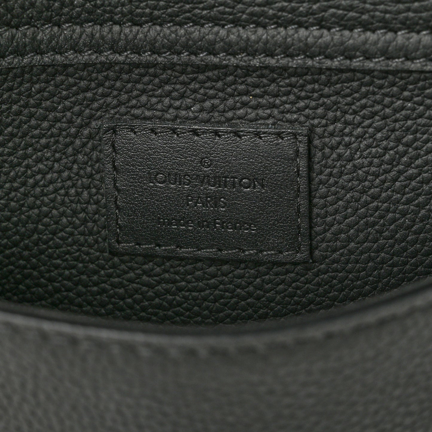 Grained Calfskin Aerogram Slingbag Black