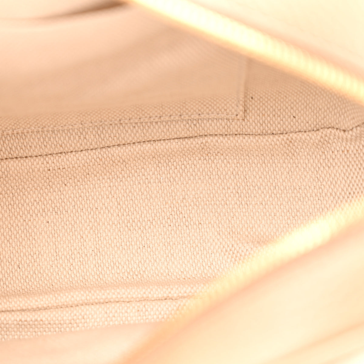 Pebbled Calfskin Small Soho Disco Bag Camelia