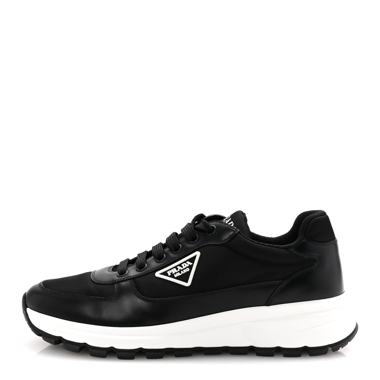 Re-Nylon Piuma Metal Triangle Logo Quilted 45mm Sneakers 39.5 Black