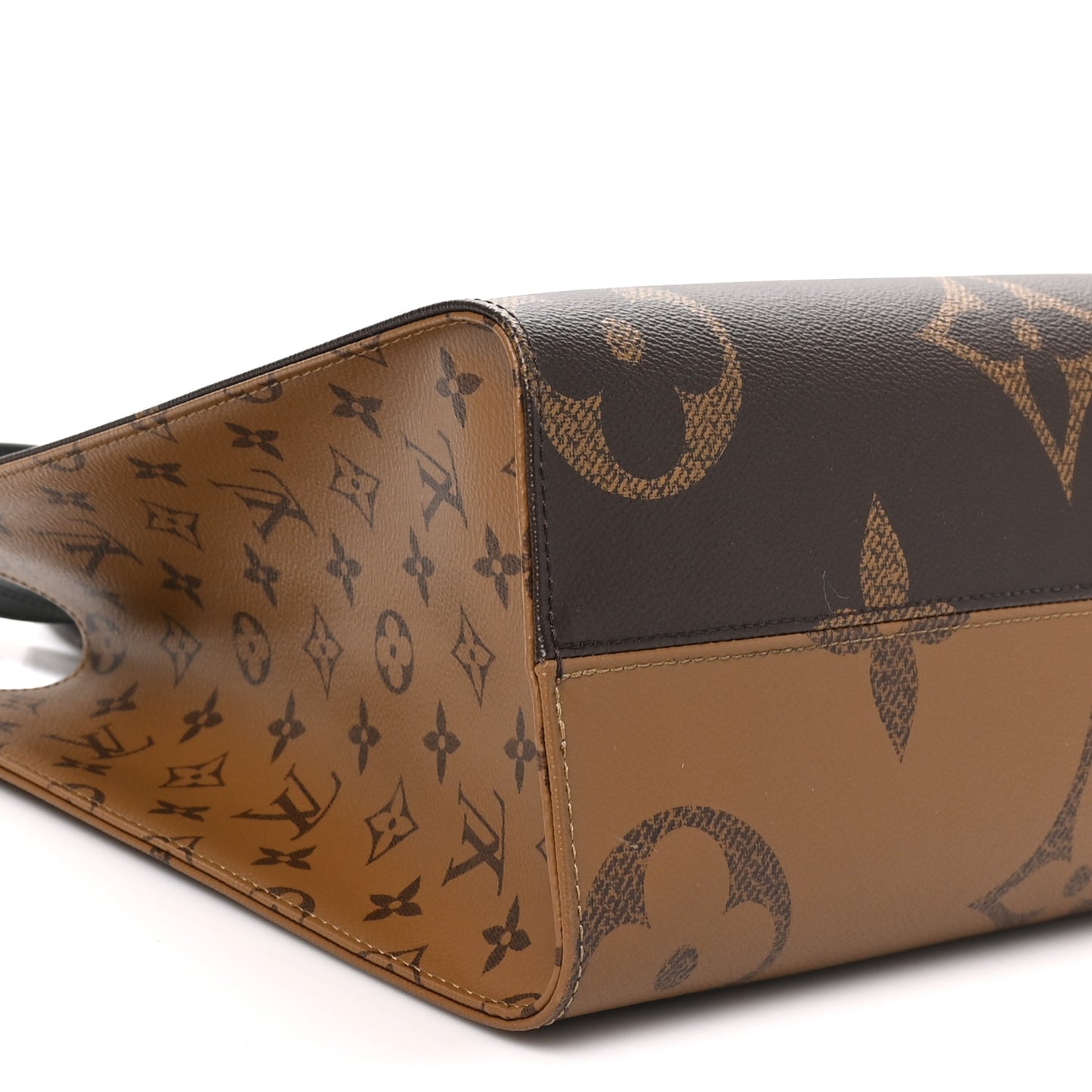Reverse Monogram Giant Onthego MM