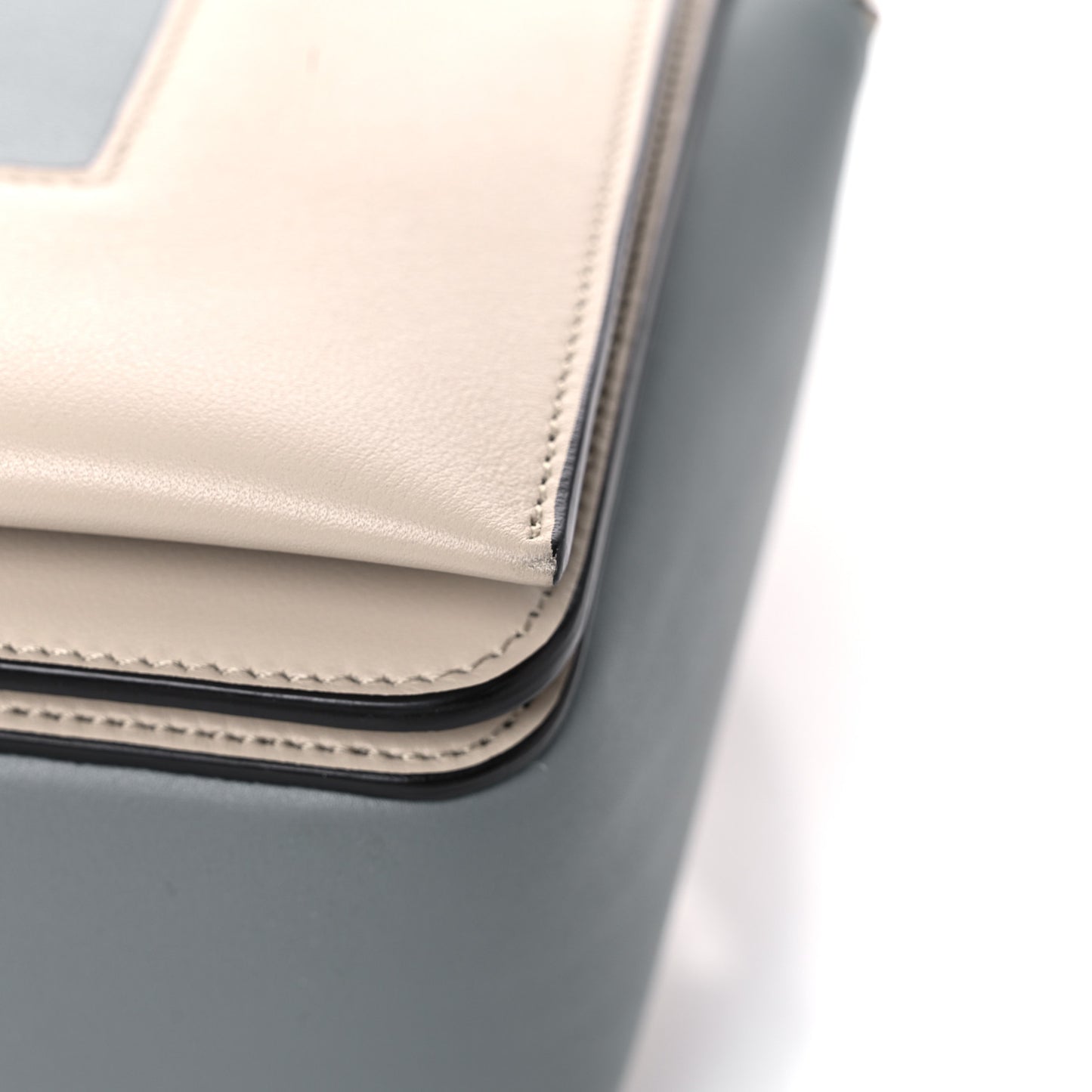 Shiny Smooth Calfskin Medium Frame Shoulder Bag Grege Storm
