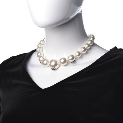 Gucci Crystal Pearl Strawberry Necklace Gold 2 of 4
