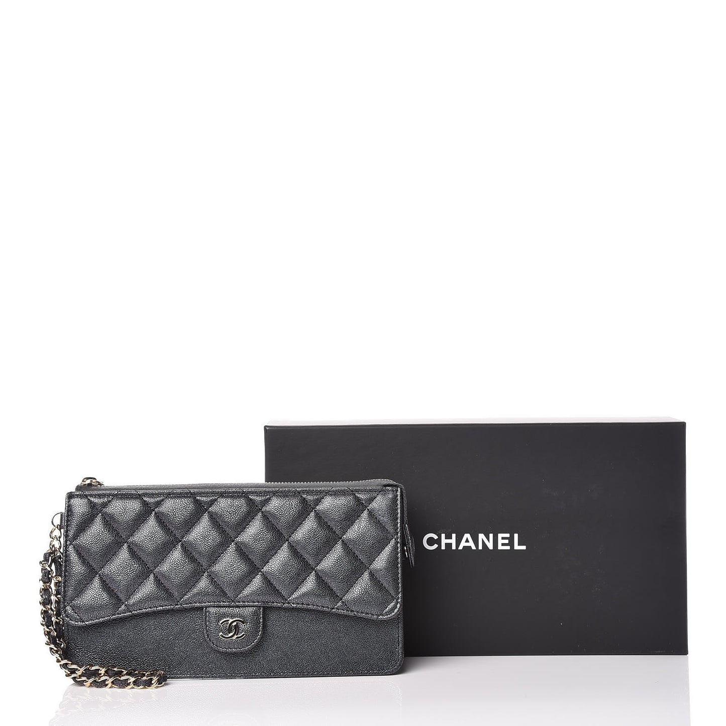 Iridescent Caviar Quilted Classic Pouch With Handle Black
