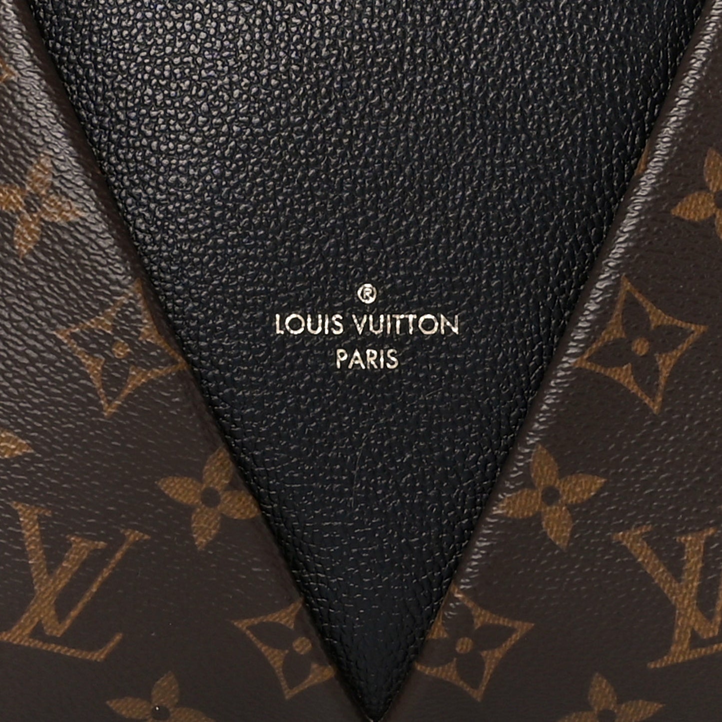 Monogram V Tote BB Black