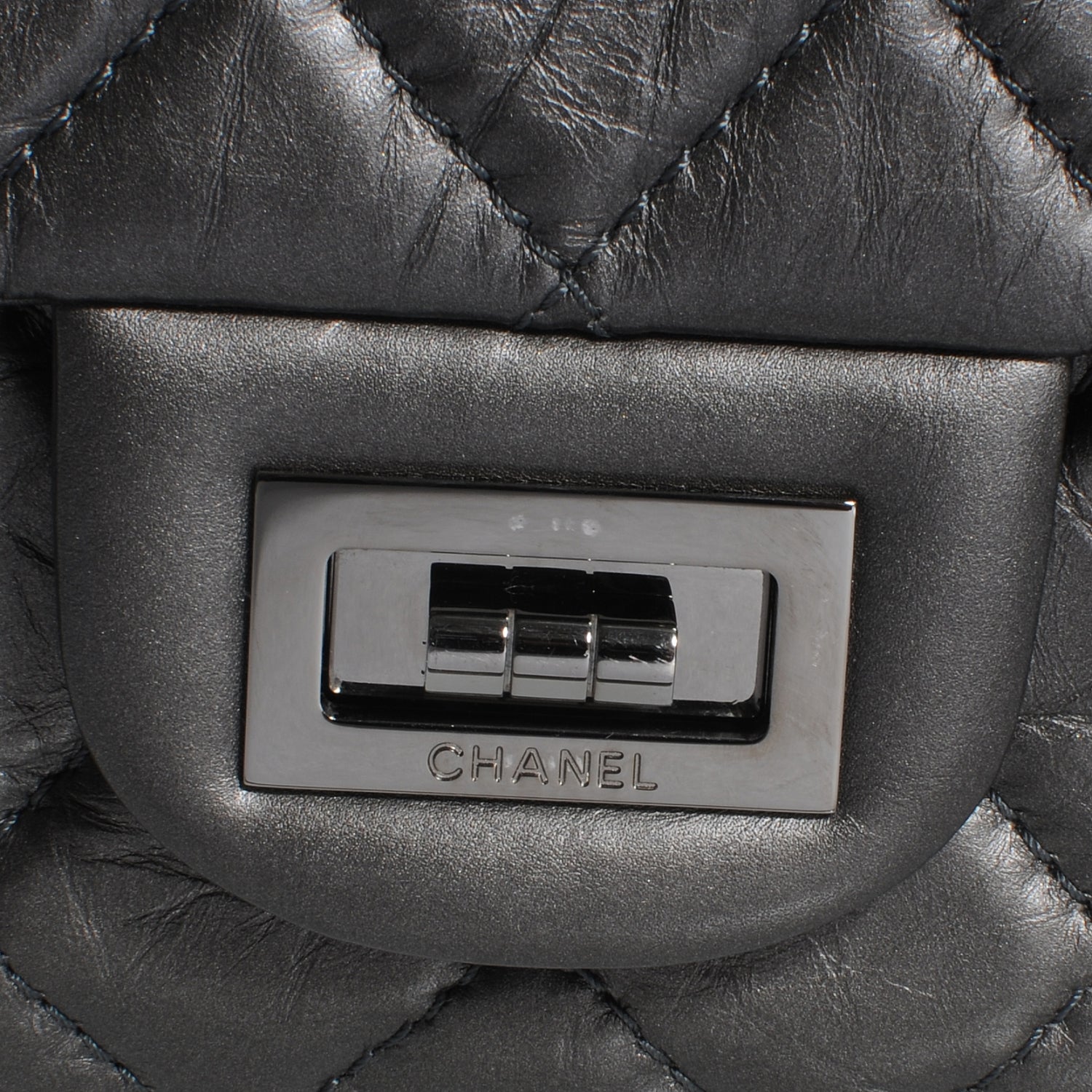 Chanel Aged Calfskin 2.55 Reissue 227 Flap Metallic Black 4 of 8