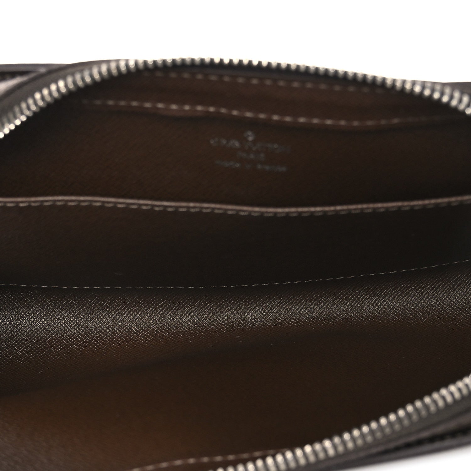 Louis Vuitton Taiga Baikal Pochette Grizzli 5 of 11