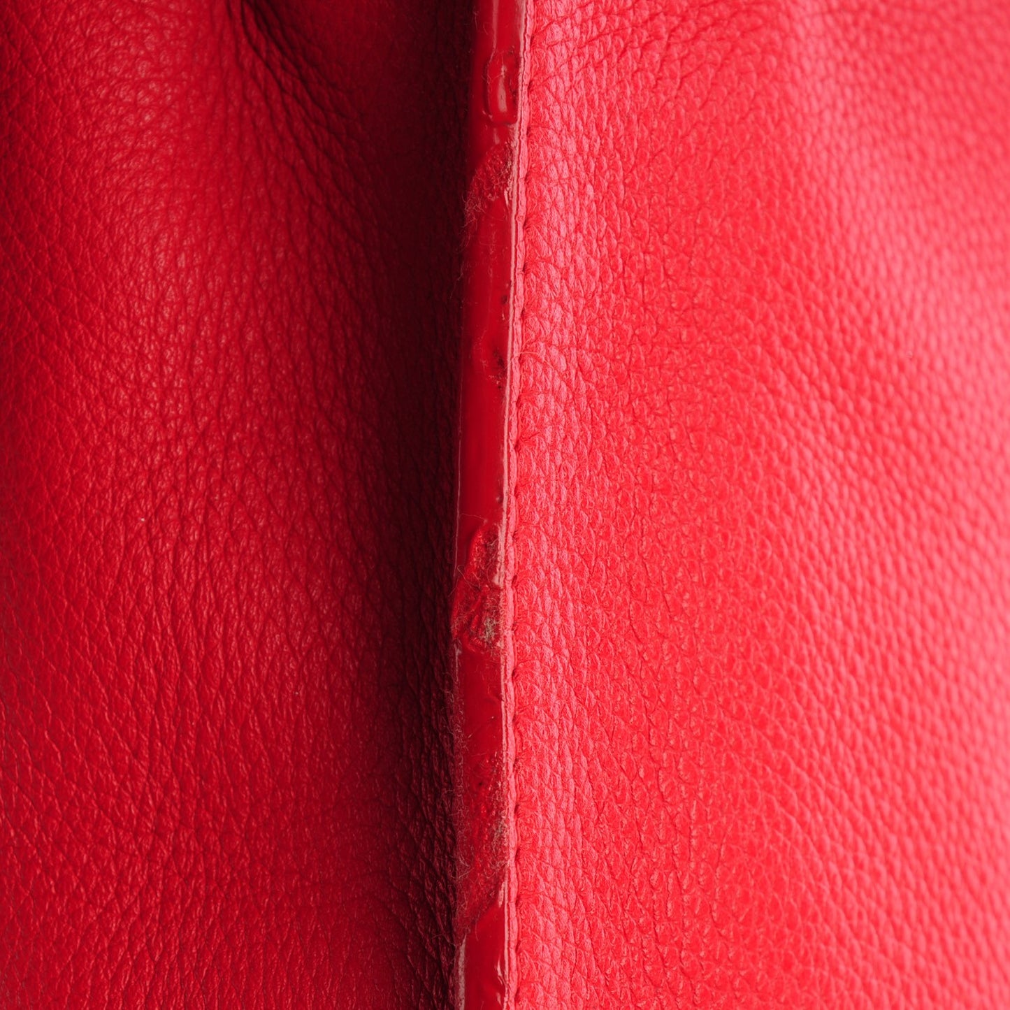 Calfskin Mobil Tote Carmine