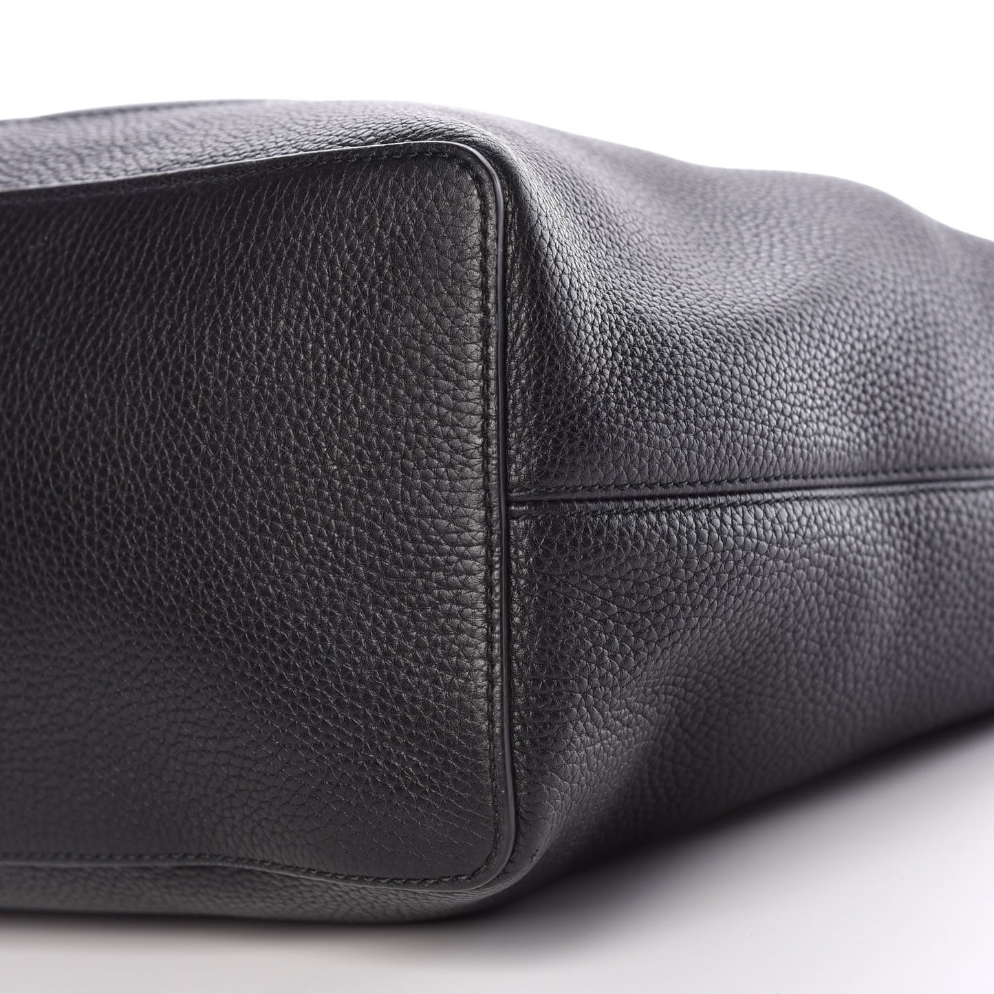 Pebbled Calfskin Large Soho Hobo Black