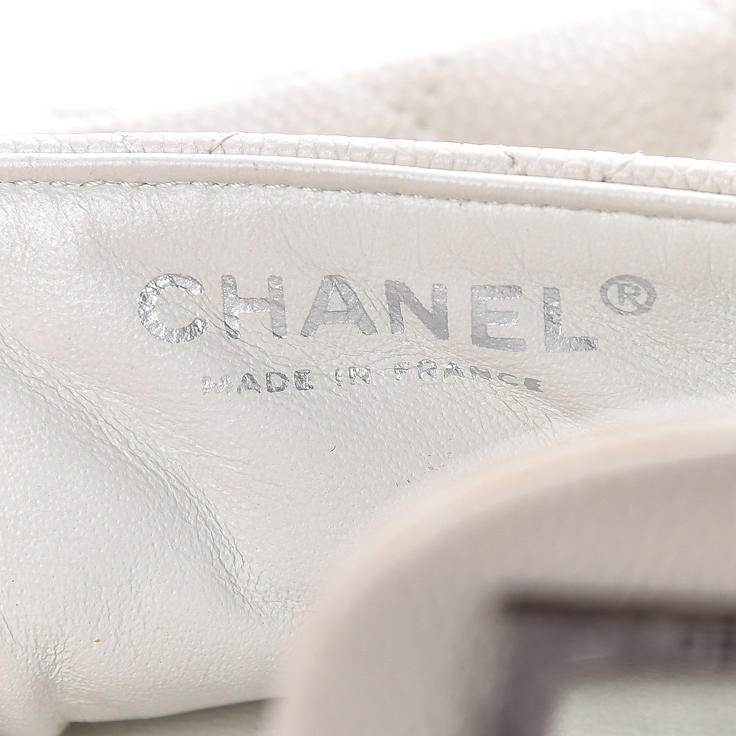 Chanel Caviar Quilted 2.55 Reissue East West Flap White 6 of 10