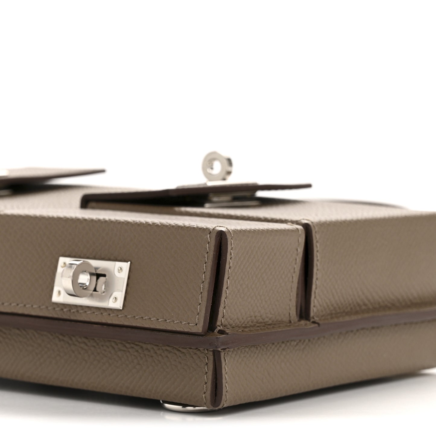 Epsom Kelly Multi Pocket Pochette To Go Etoupe