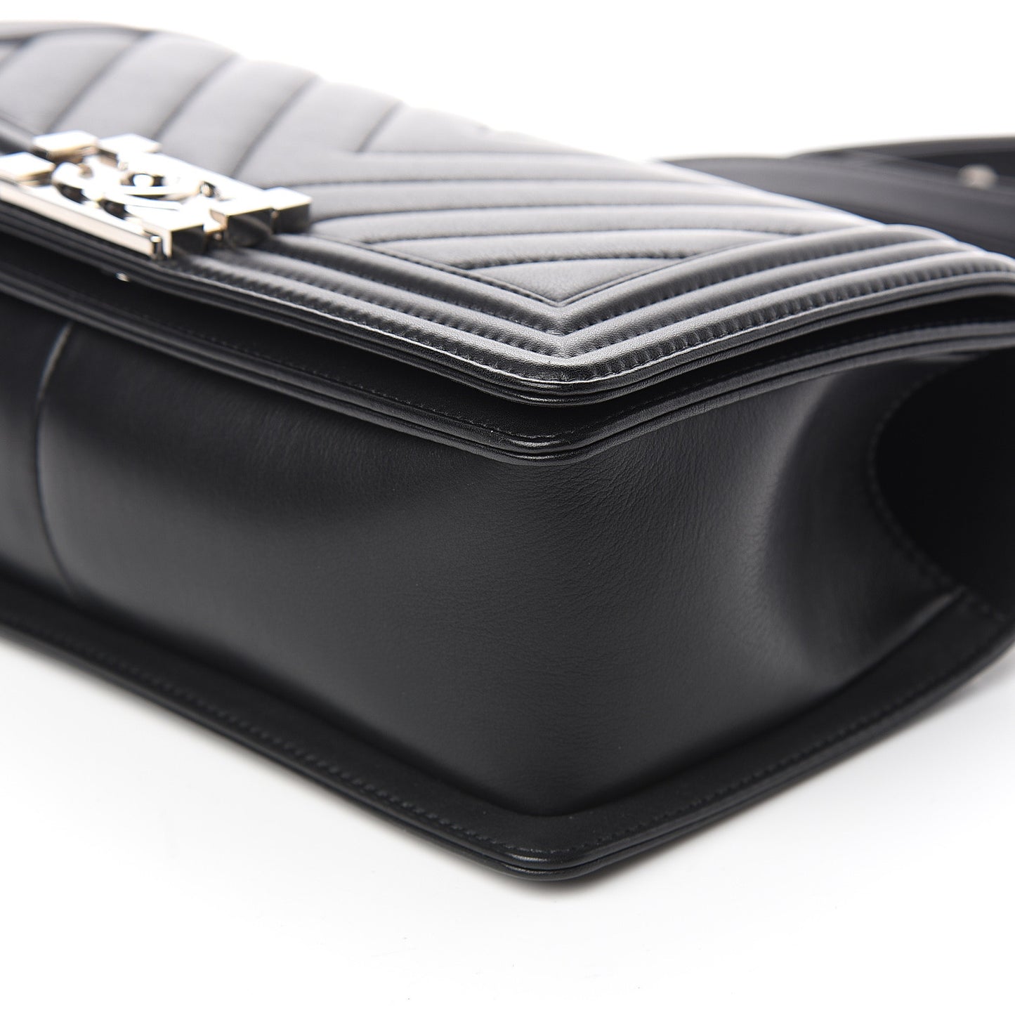 Calfskin Chevron Quilted Medium Boy Flap Black