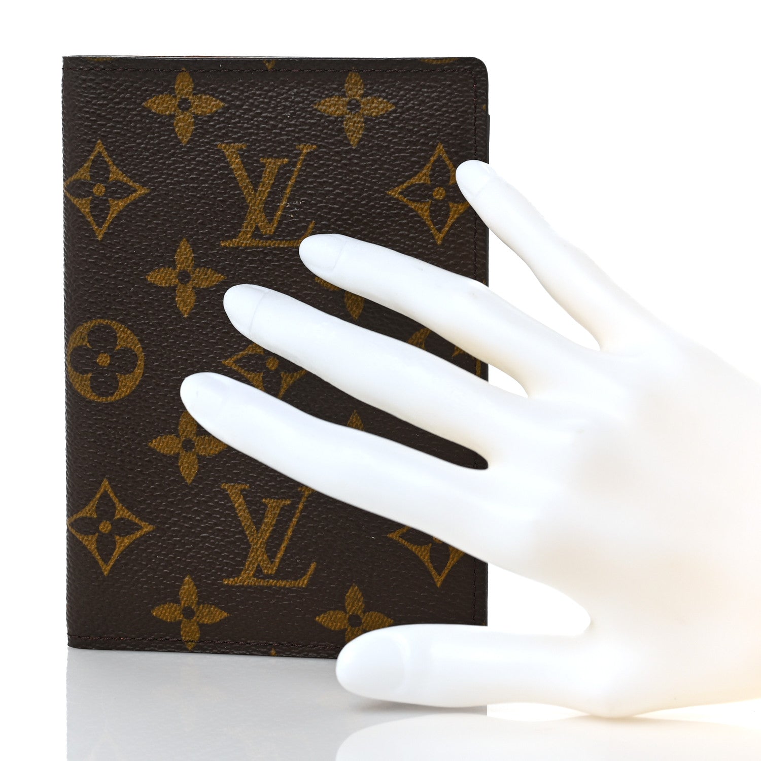 Louis Vuitton Monogram Passport Cover 2 of 7