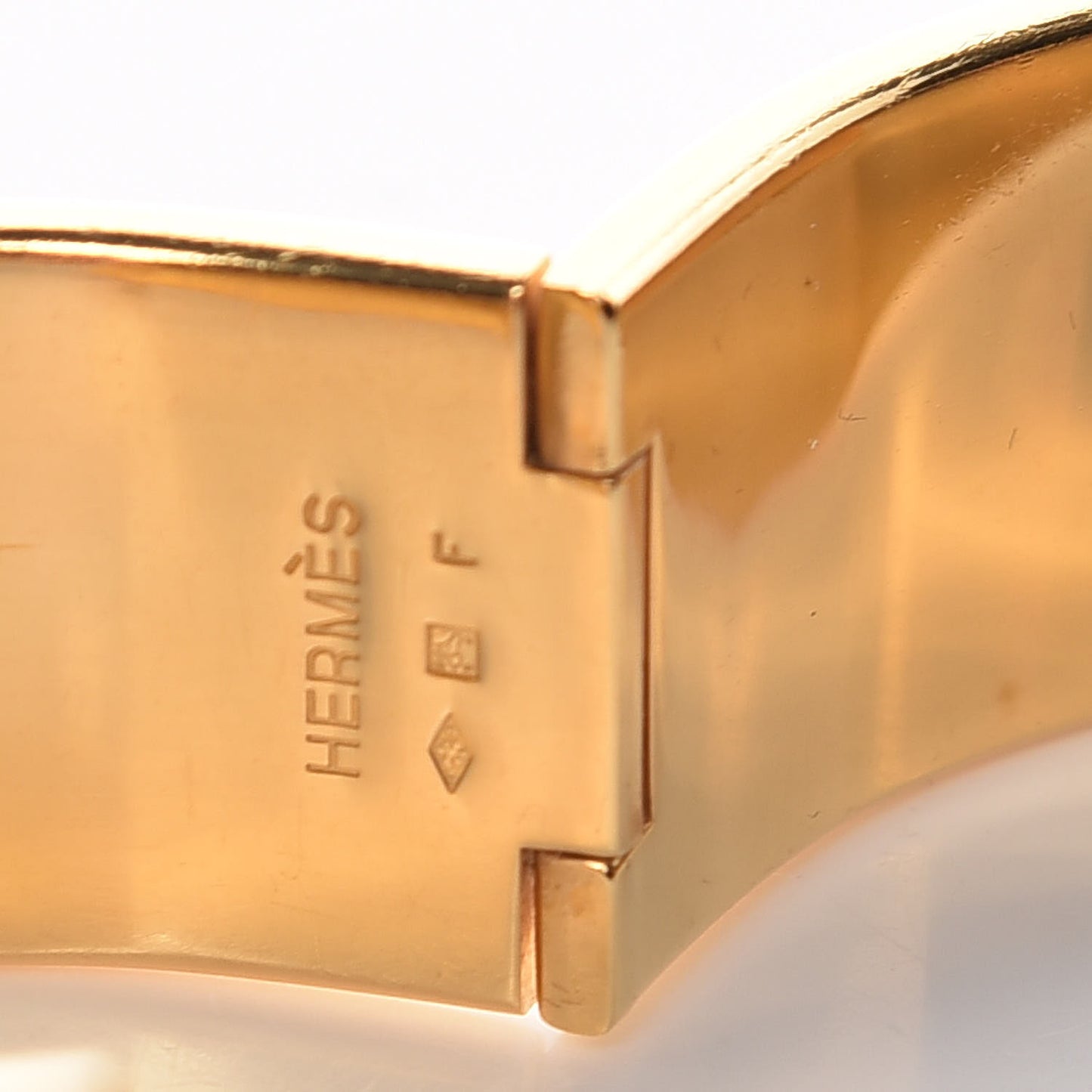 Enamel Wide Clic Clac H Bracelet PM Craie