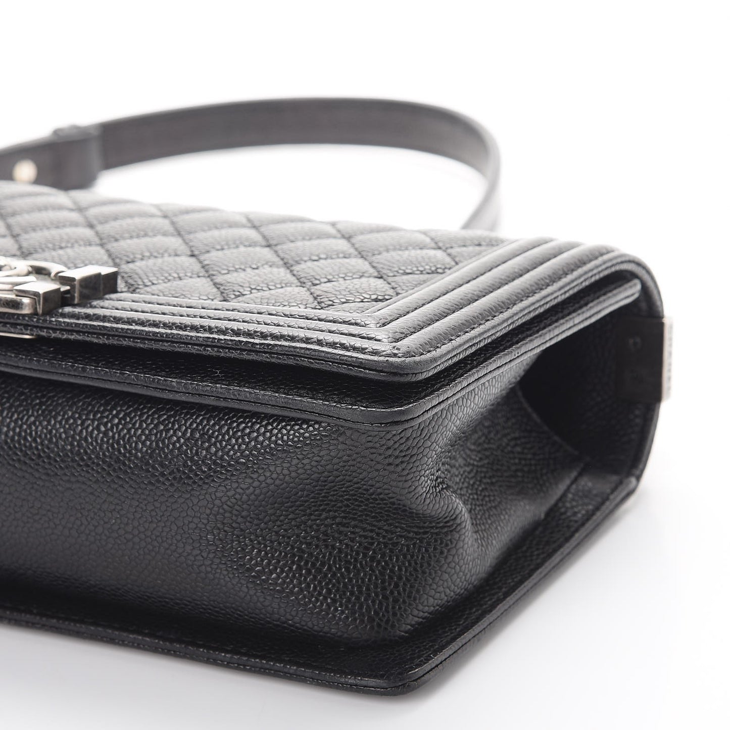 Caviar Quilted Medium Boy Flap Black