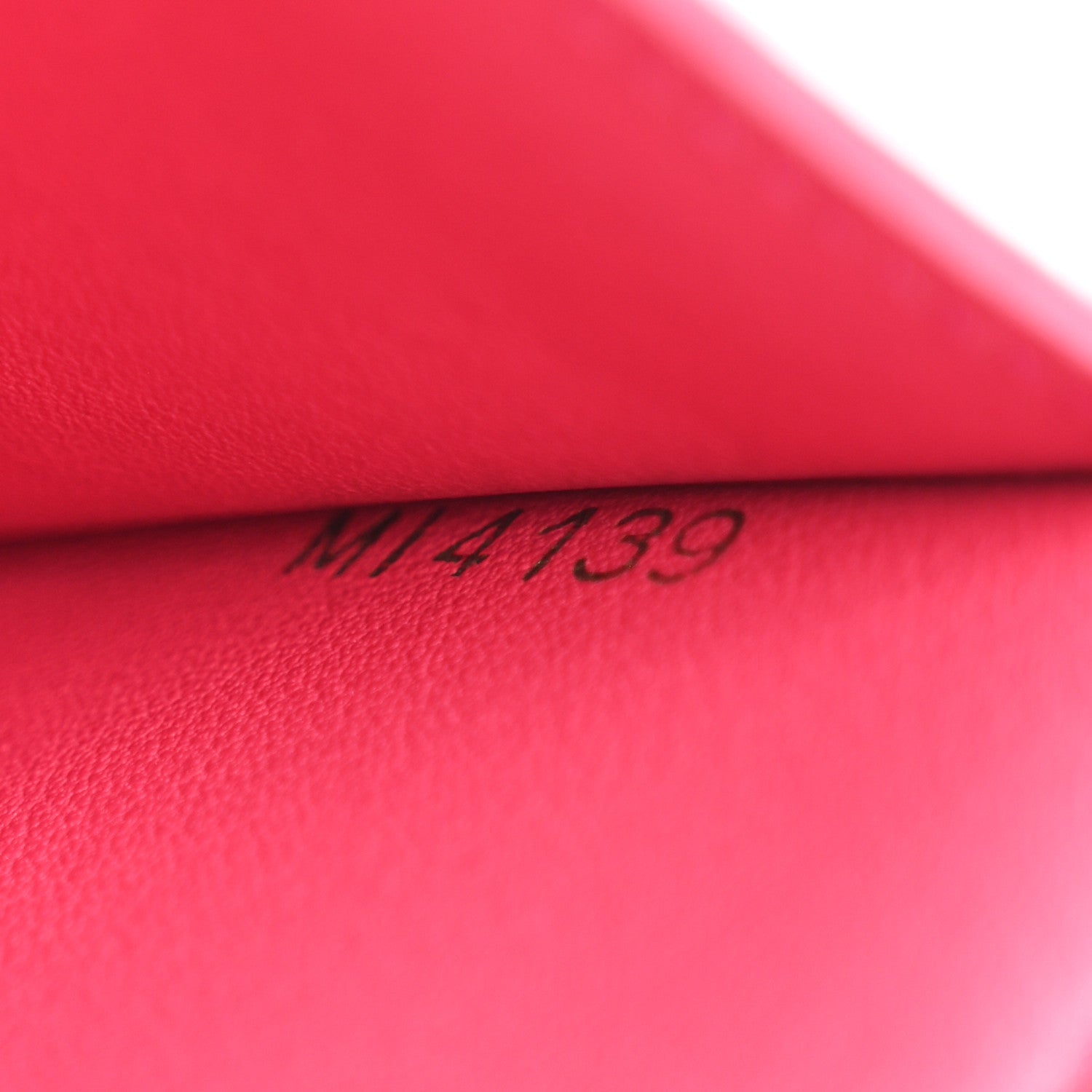 Louis Vuitton Taurillon Capucines Compact Wallet Black 7 of 8