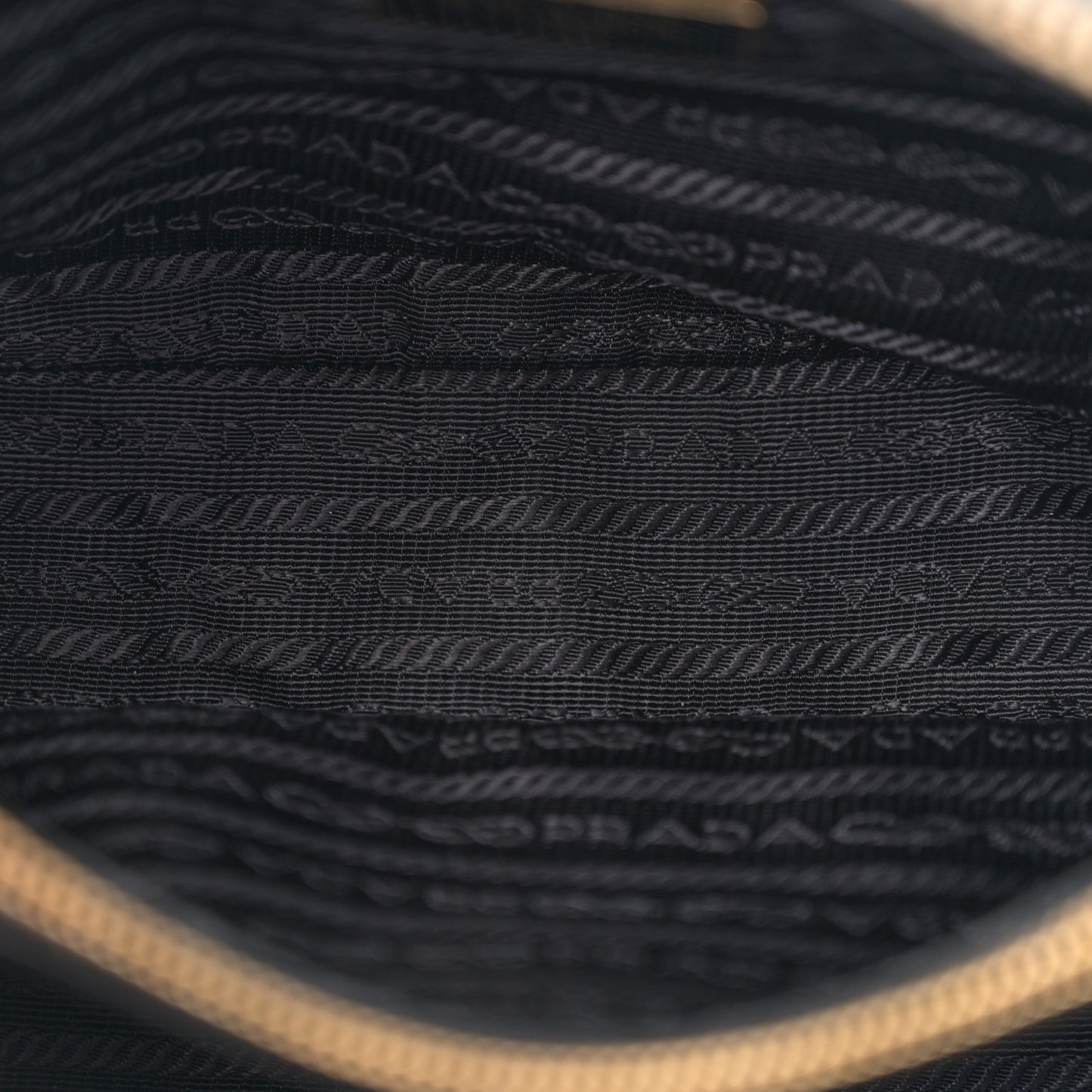 Saffiano Lux Small Promenade Black