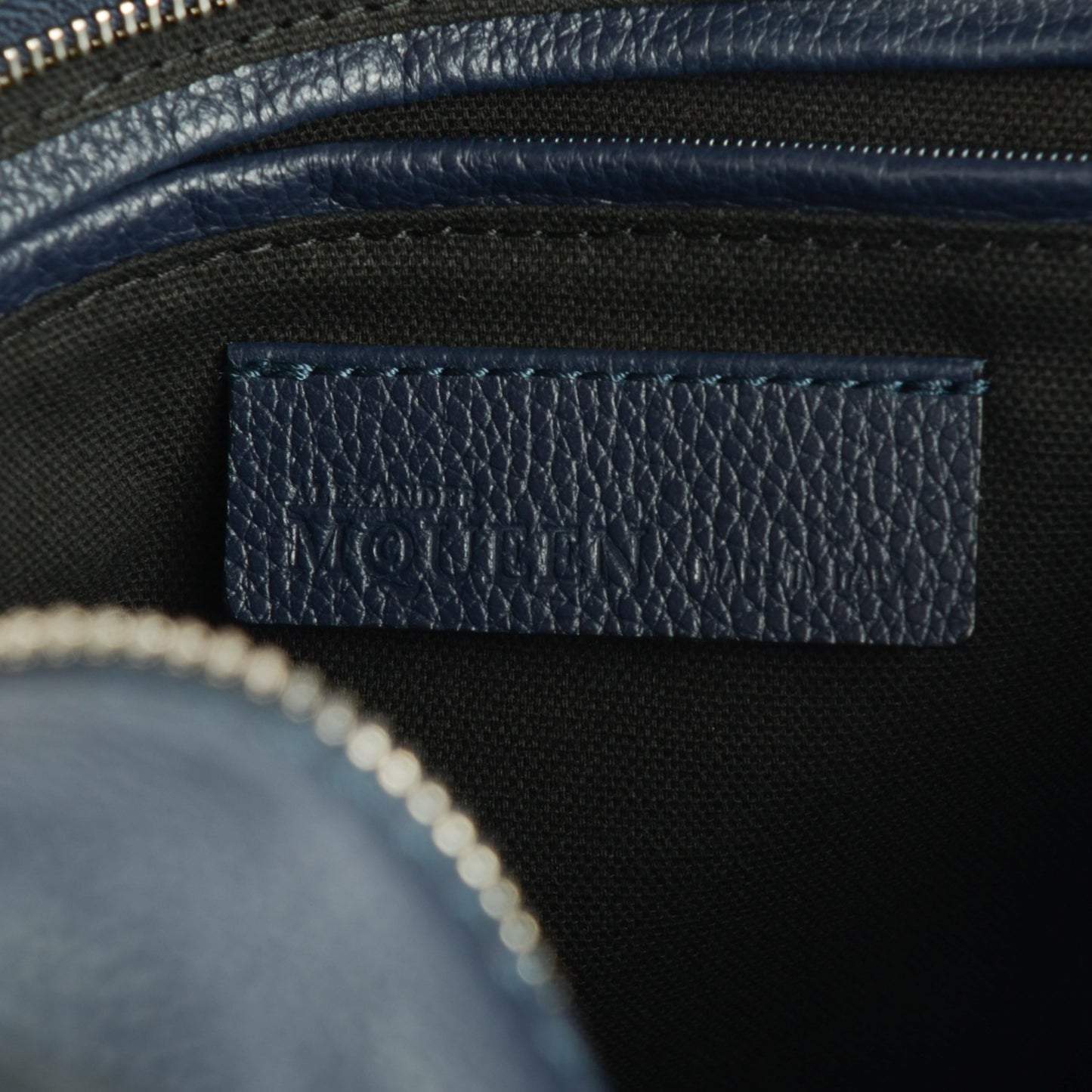 Pebbled Calfskin Small Skull Padlock Zip Around Tote Navy
