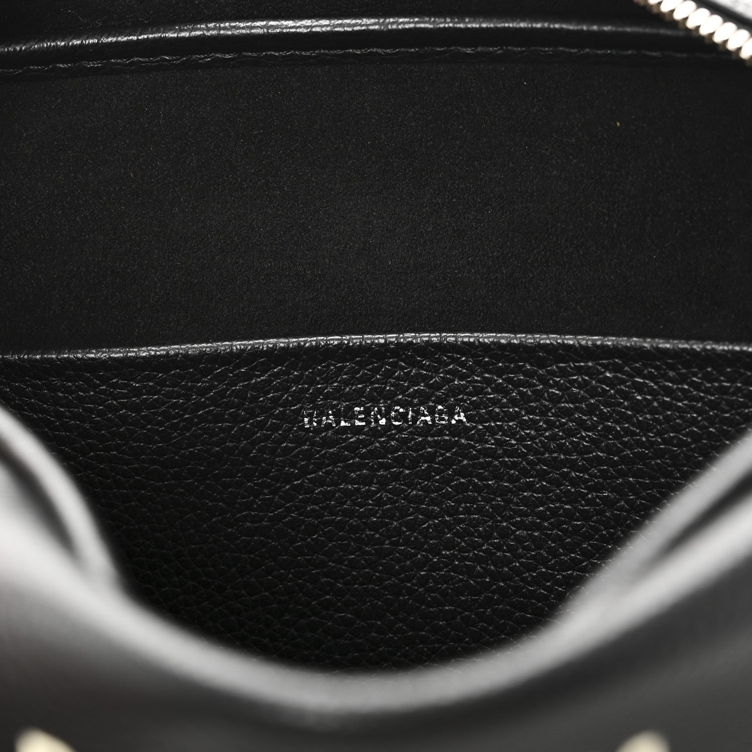 Balenciaga Calfskin Logo M Everyday Camera Bag Black 6 of 10