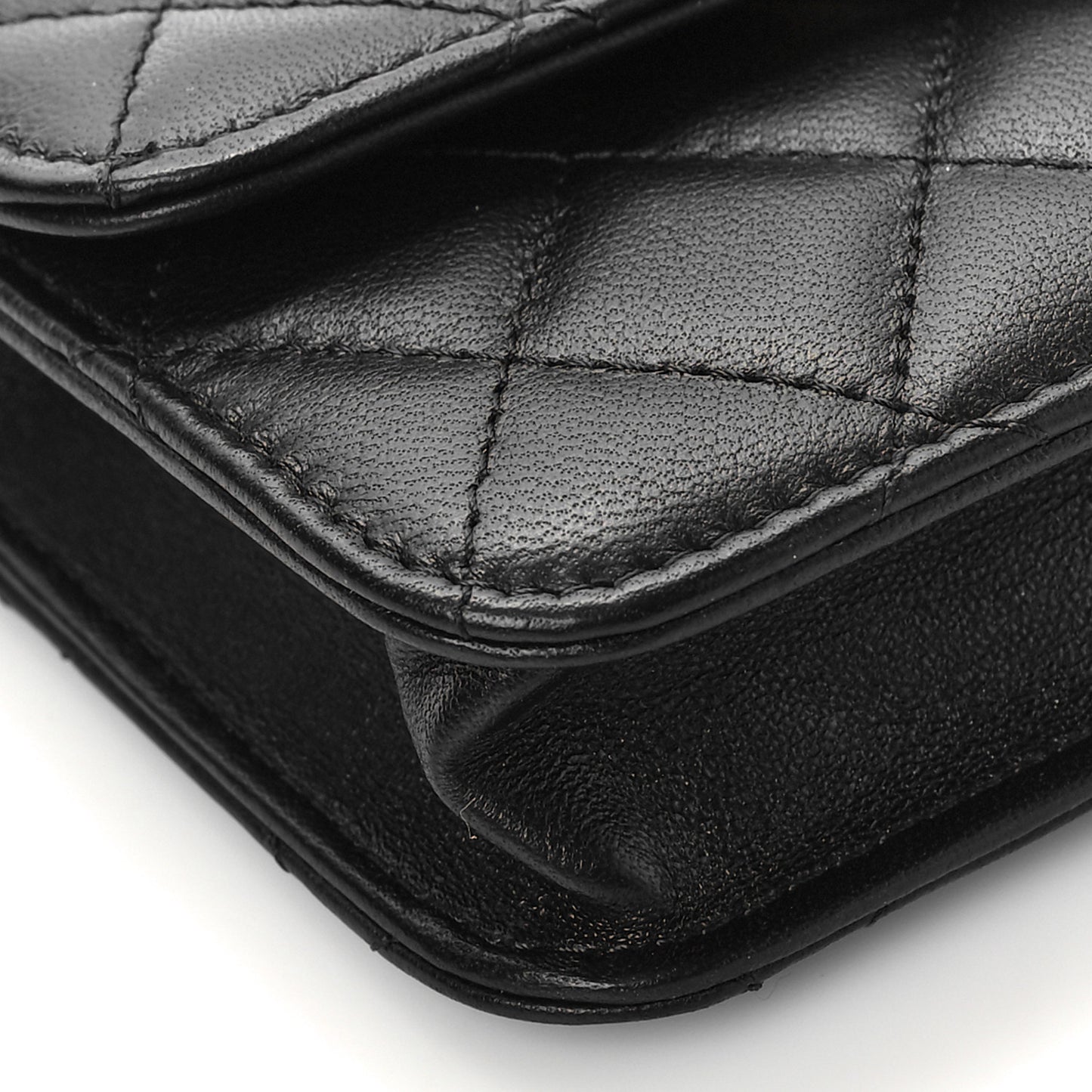 Lambskin Quilted Pearl Crush Clutch With Chain Black