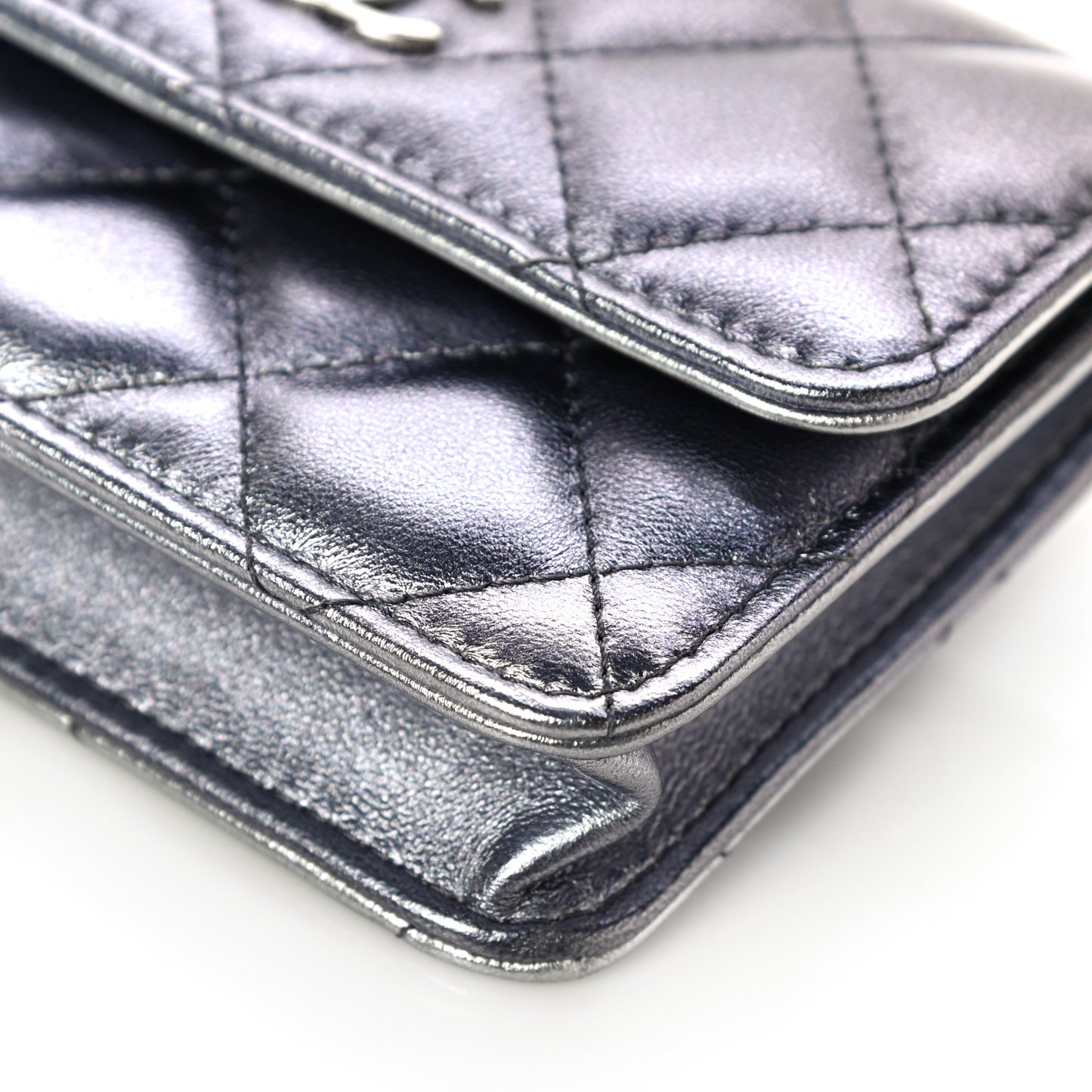Gradient Metallic Lambskin Quilted Flap Chain Belt Bag Silver Purple
