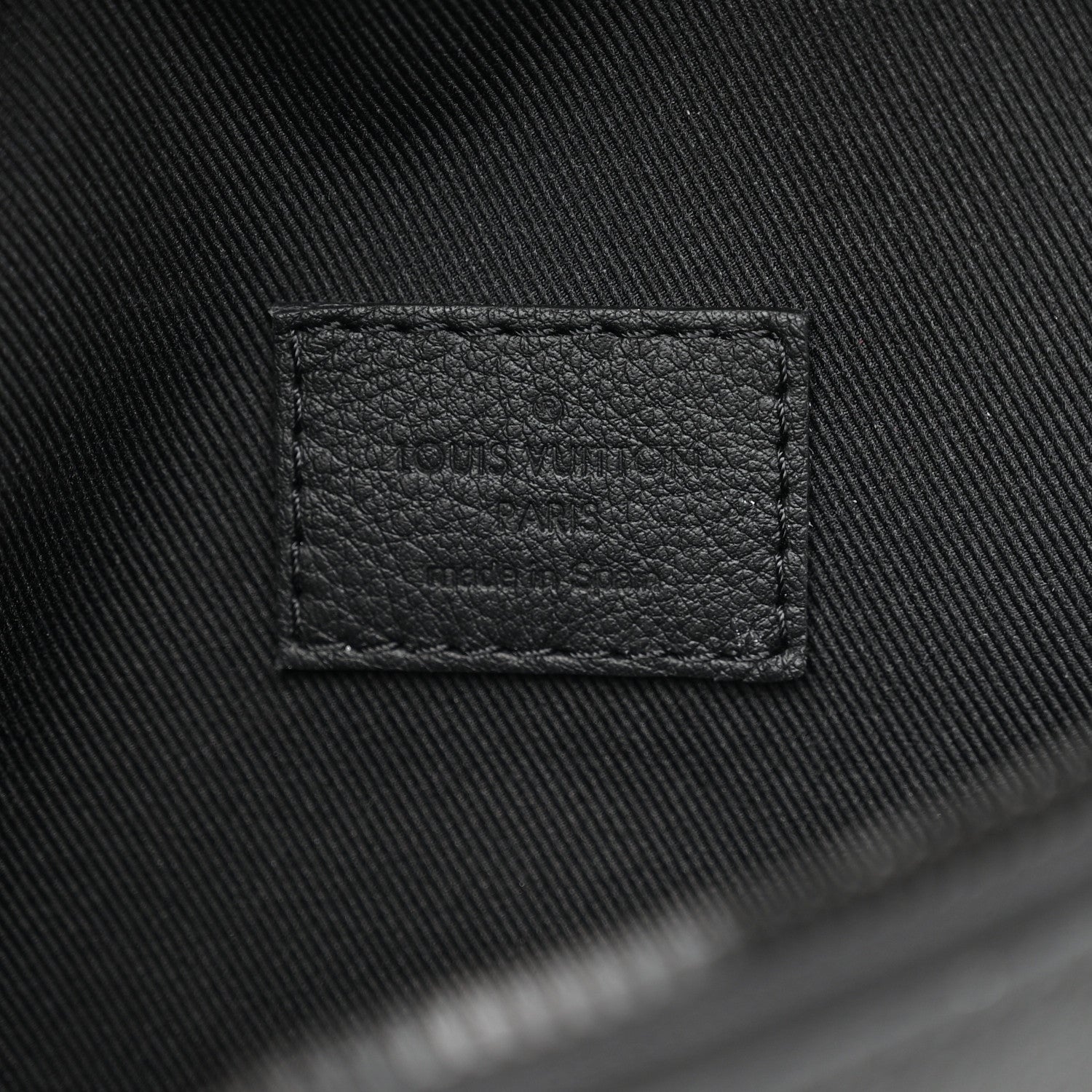 Louis Vuitton Calfskin Monogram Shadow Discovery Bumbag Black 6 of 9