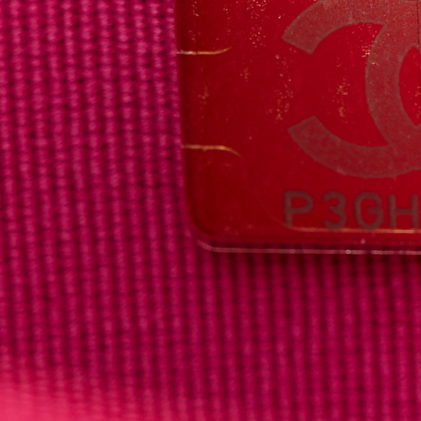 Caviar Quilted Wallet on Chain WOC Fuchsia