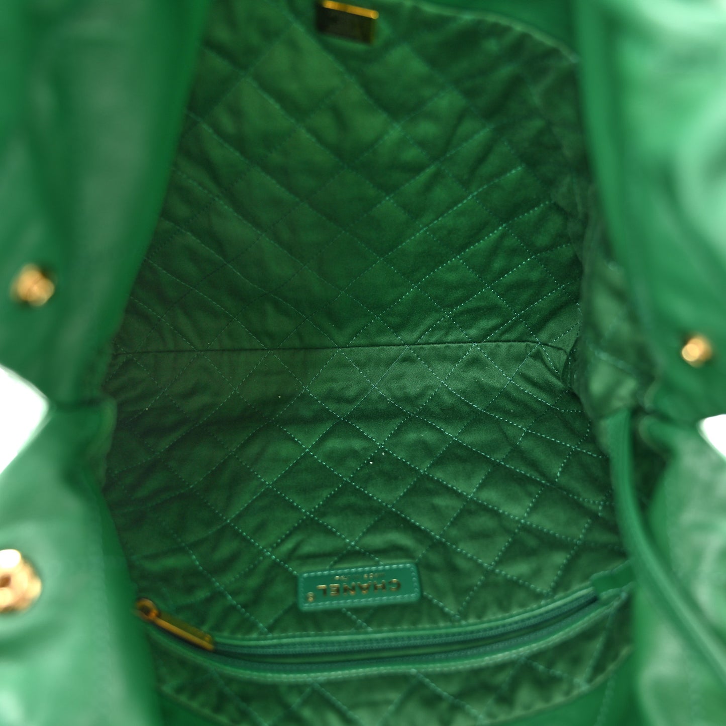 Shiny Calfskin Quilted Small Chanel 22 Green