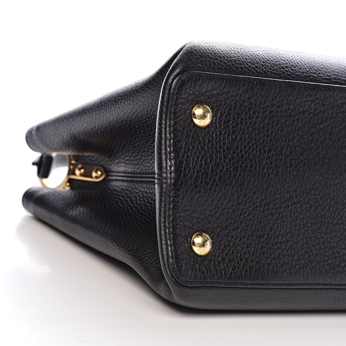 Taurillon Capucines MM Black