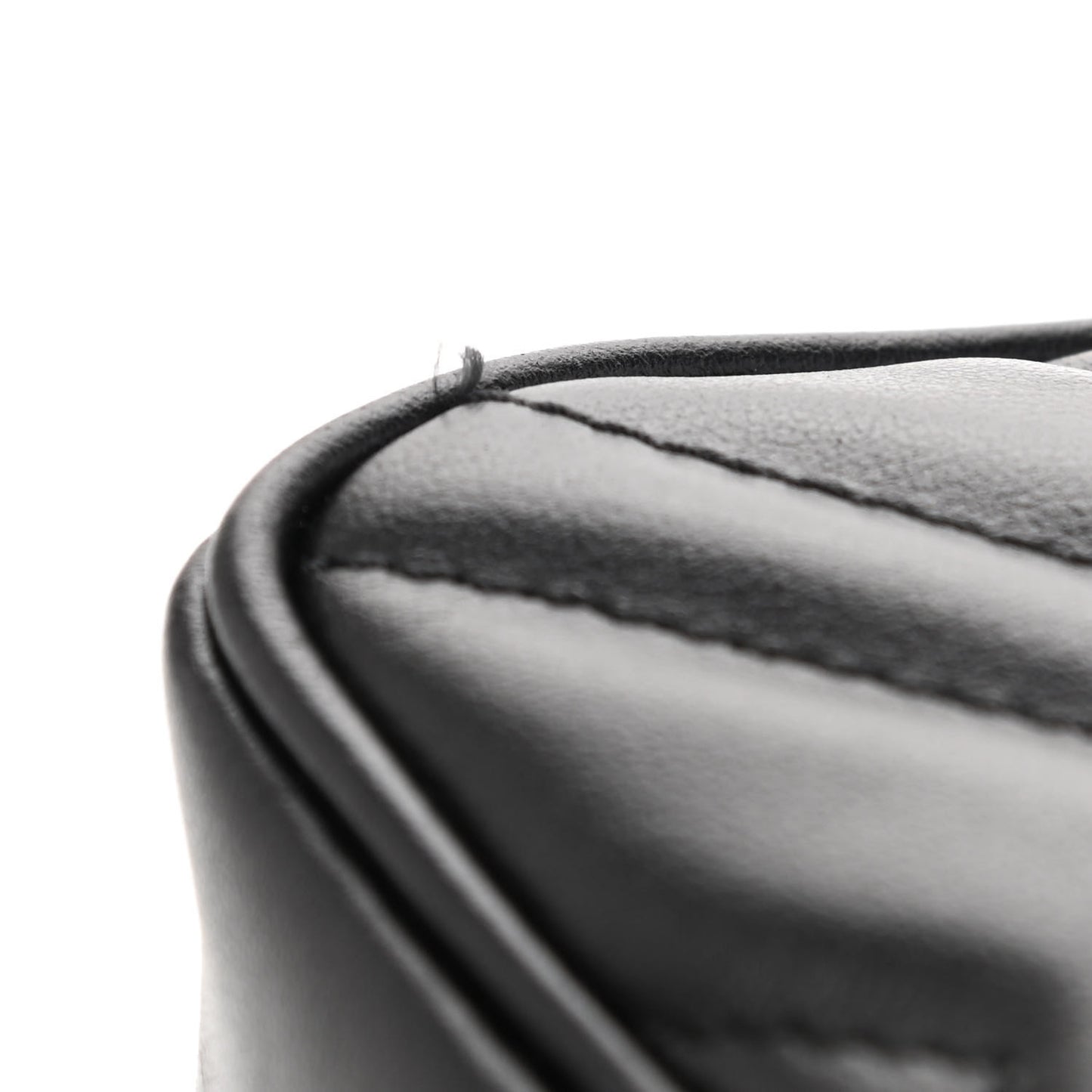 Calfskin Matelasse Mini GG Marmont Crossbody Bag Black