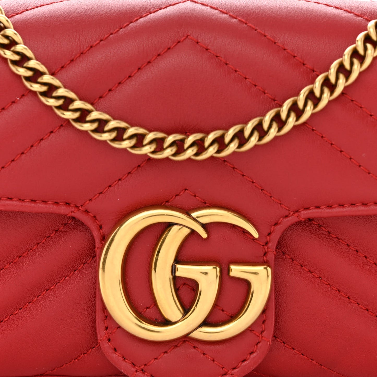 Calfskin Matelasse Super Mini GG Marmont Shoulder Bag Hibiscus Red
