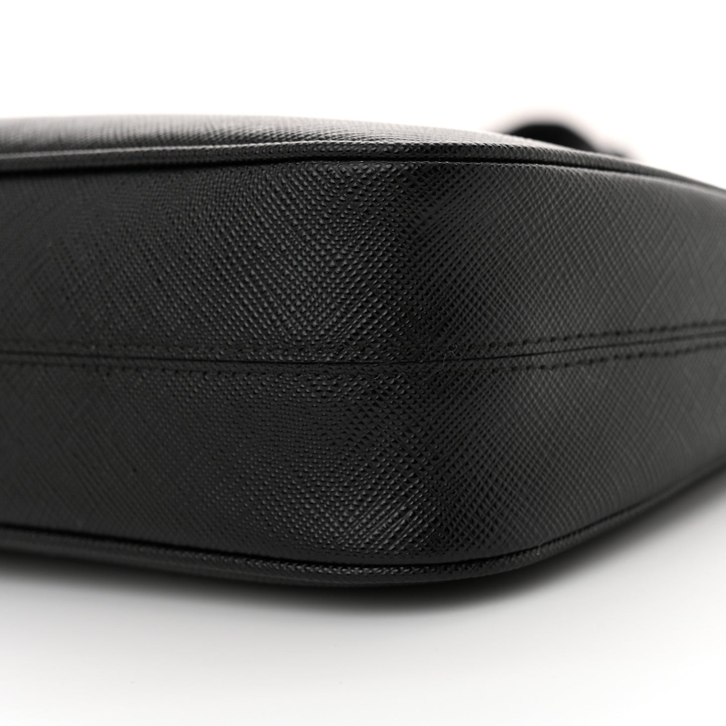 Saffiano Lux Re-Edition 2005 Shoulder Bag Black