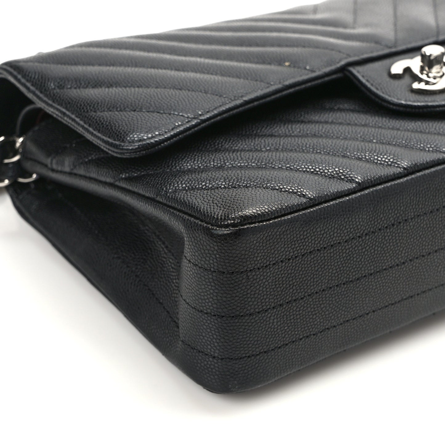 Caviar Chevron Quilted Medium Double Flap Black