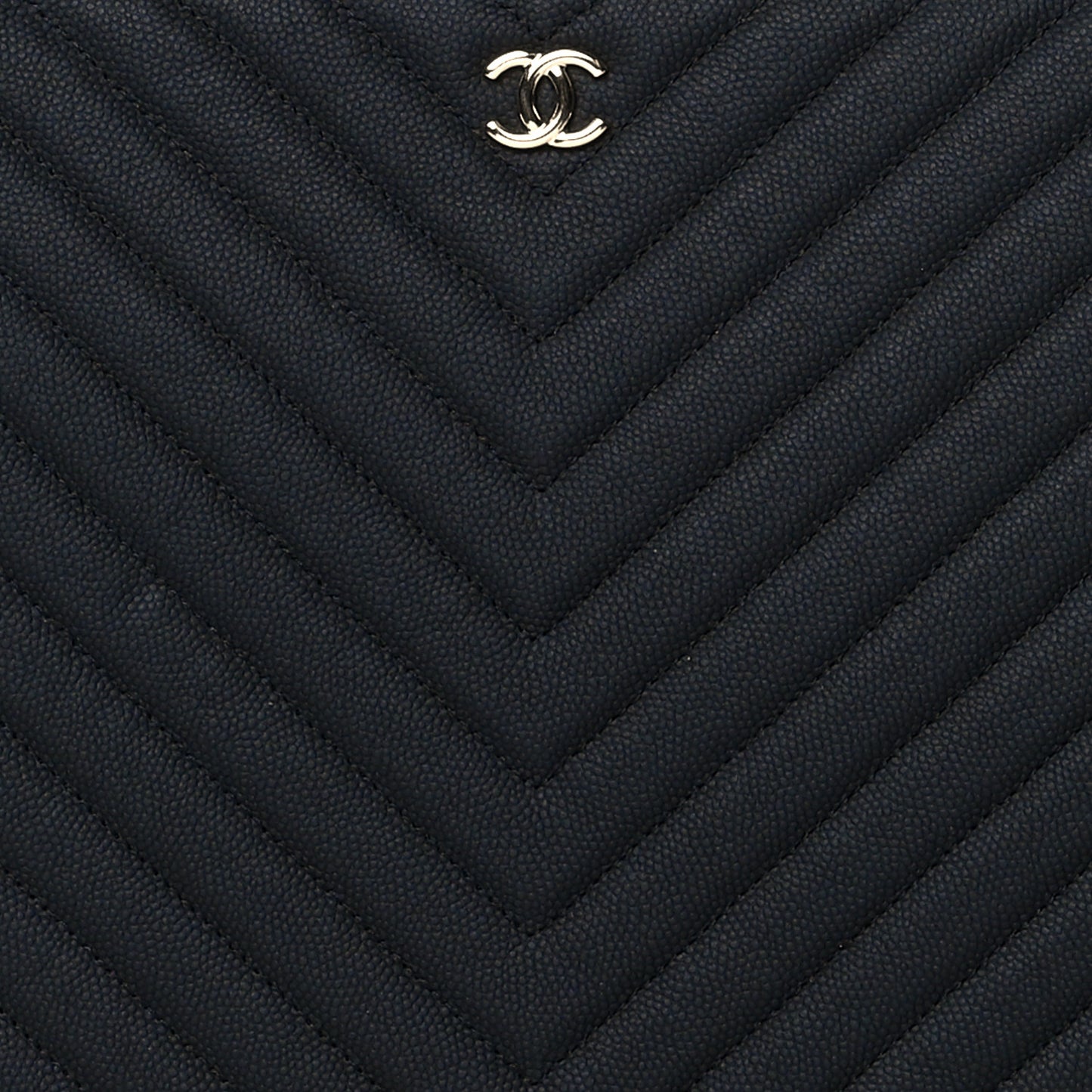Caviar Chevron Quilted Medium Cosmetic Case Black