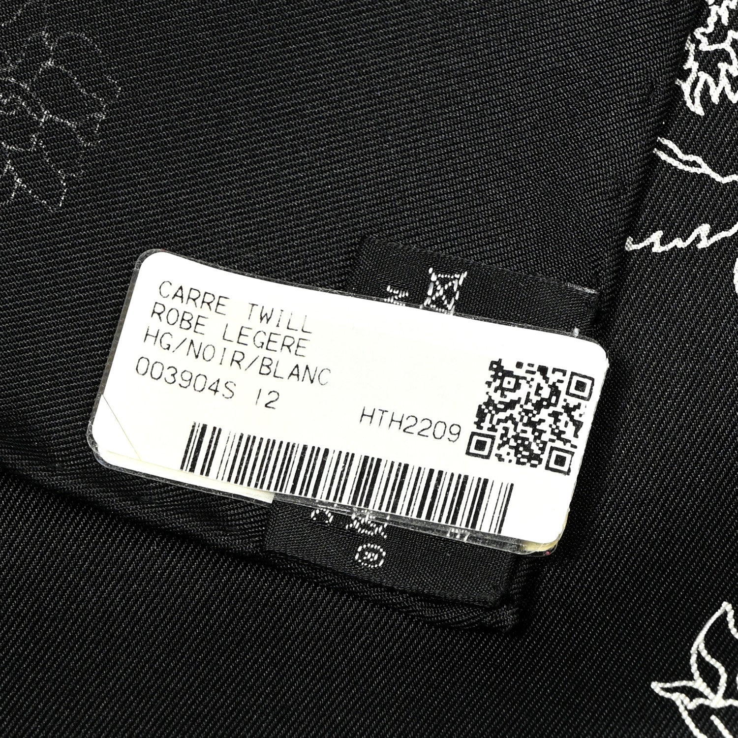 Hermes Silk Twill Robe Legere Scarf 90 Black White 4 of 4