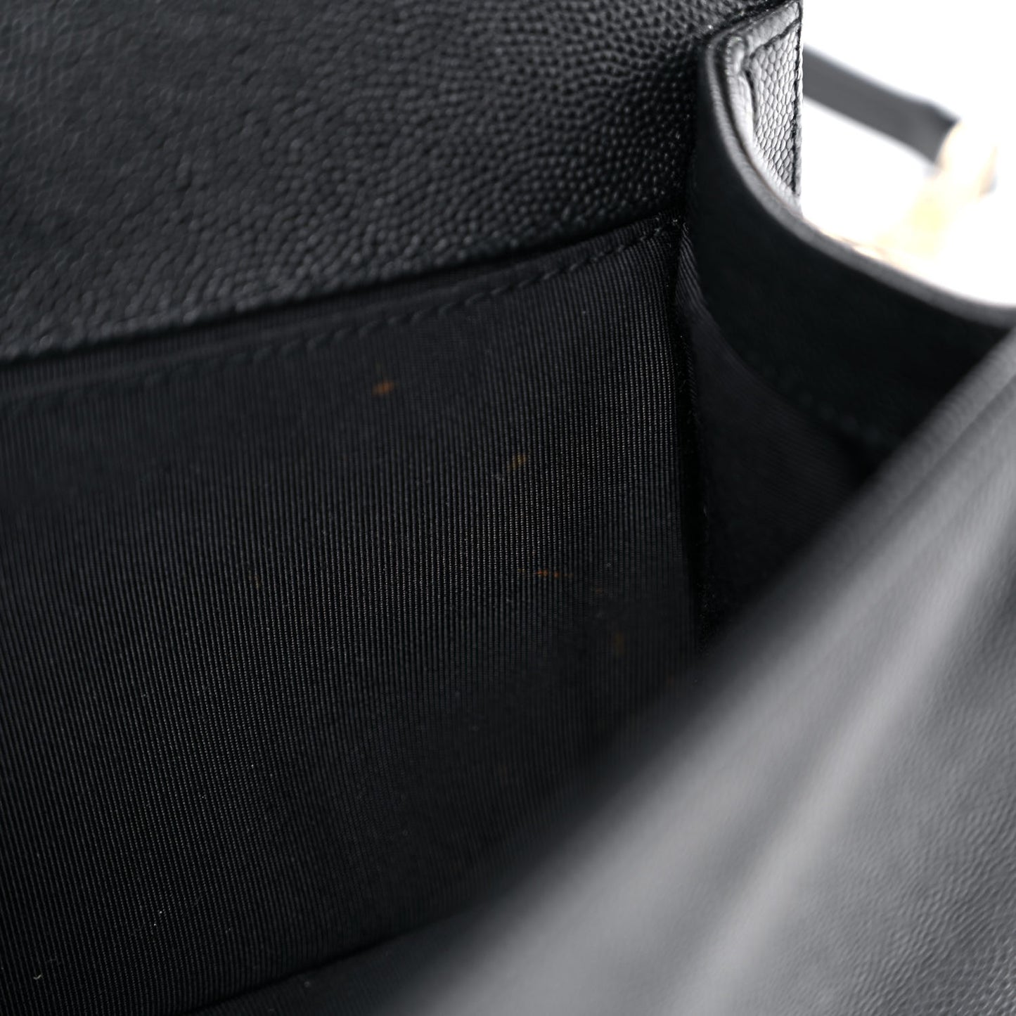 Caviar Quilted Medium Boy Flap Black