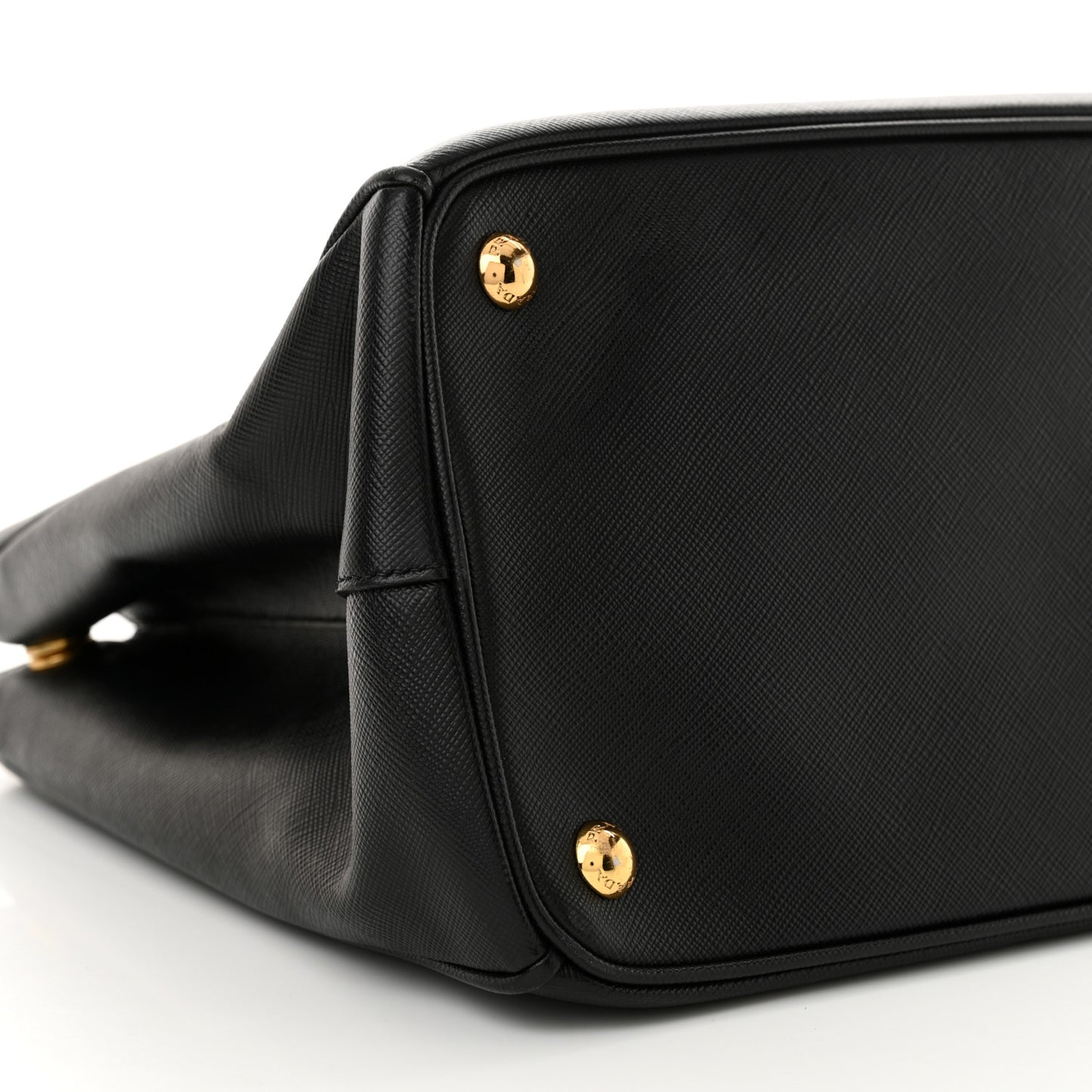 Saffiano Lux Medium Galleria Double Zip Tote Black