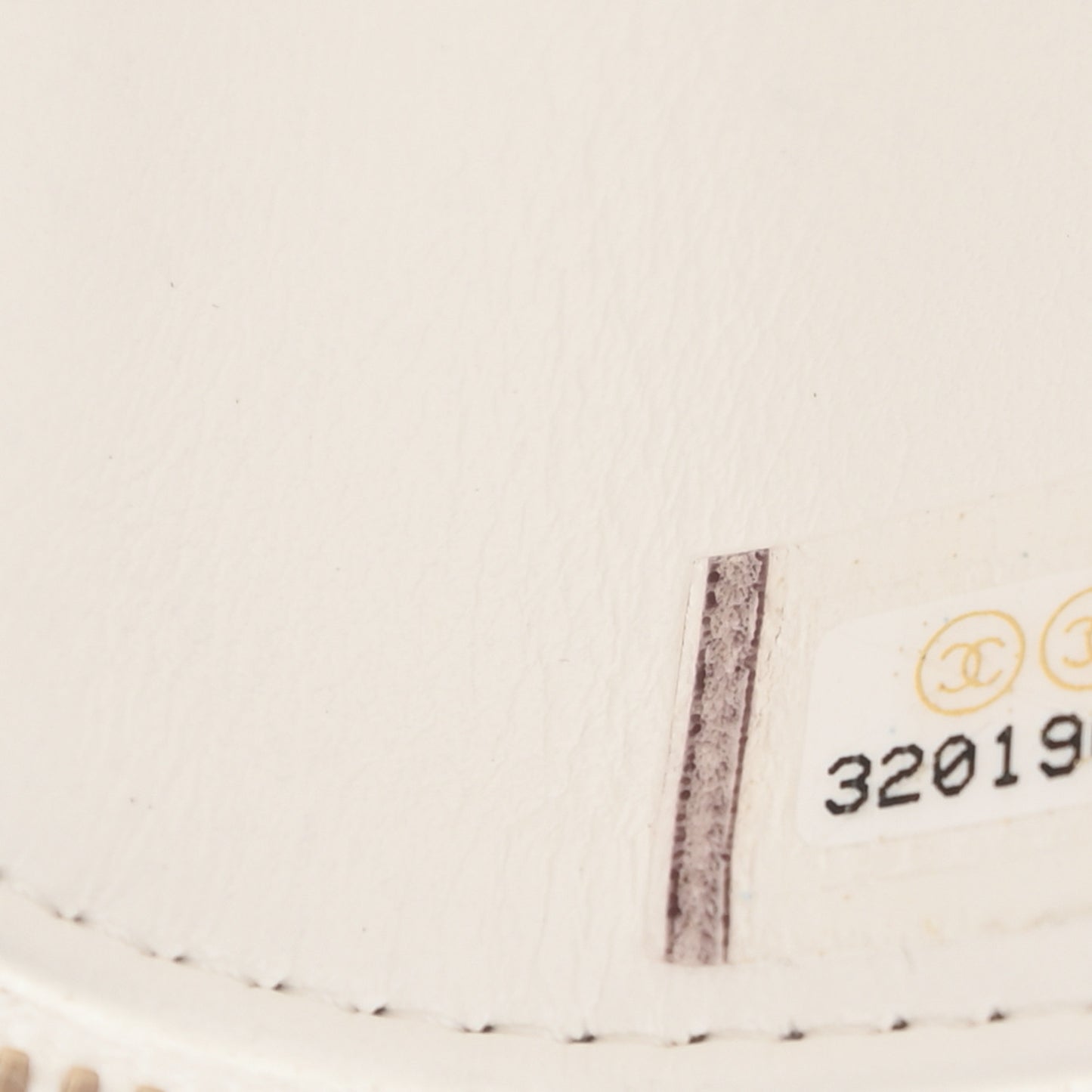 Caviar Quilted Small Vanity Case With Chain White