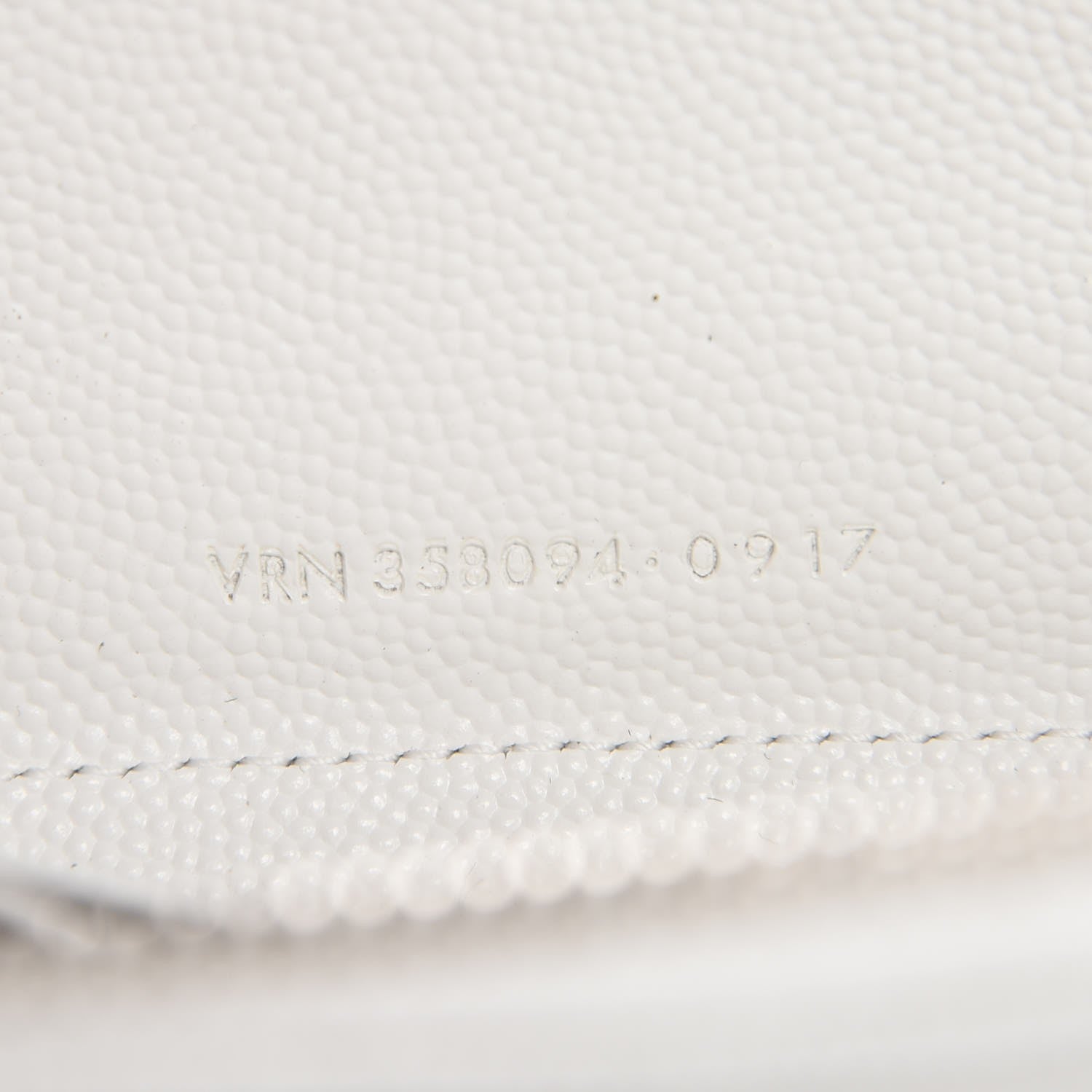 Saint Laurent Grain De Poudre Matelasse Chevron Monogram Zip Around Wallet Blanc Optique 7 of 8