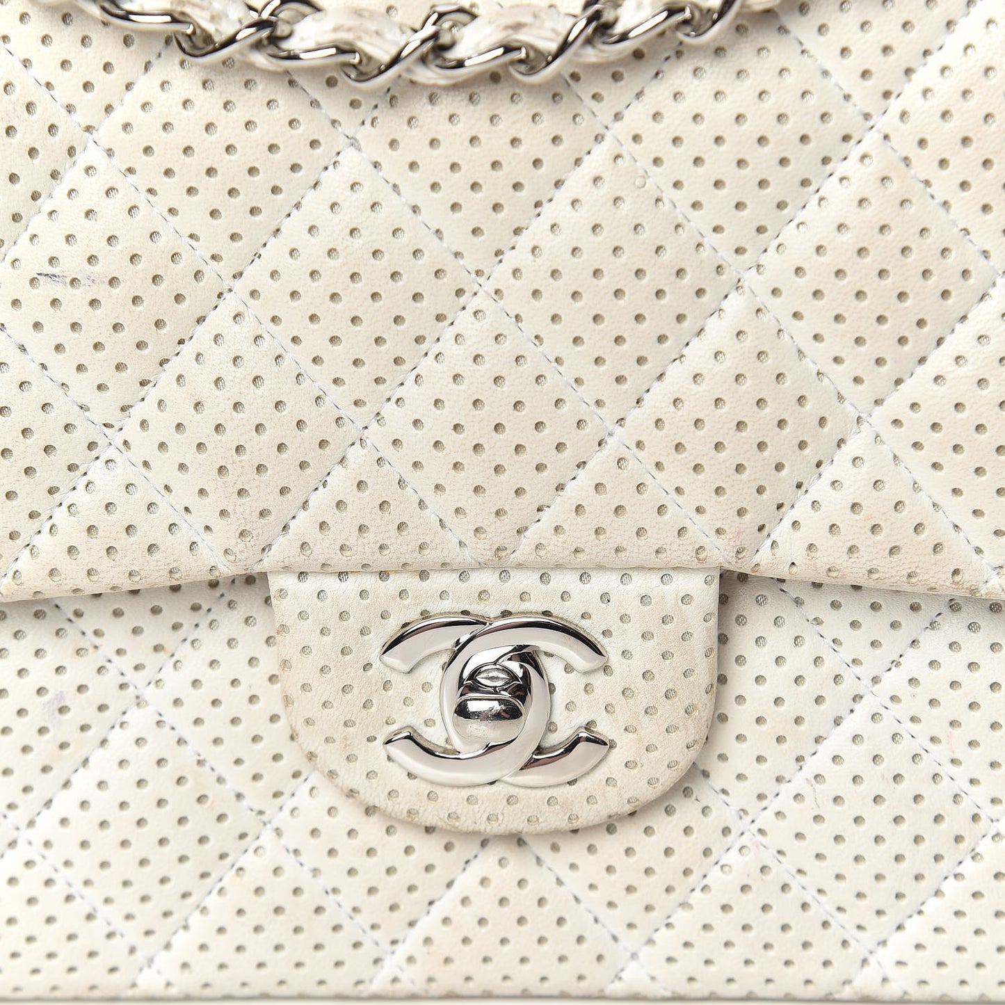 Lambskin Perforated Medium Double Flap White