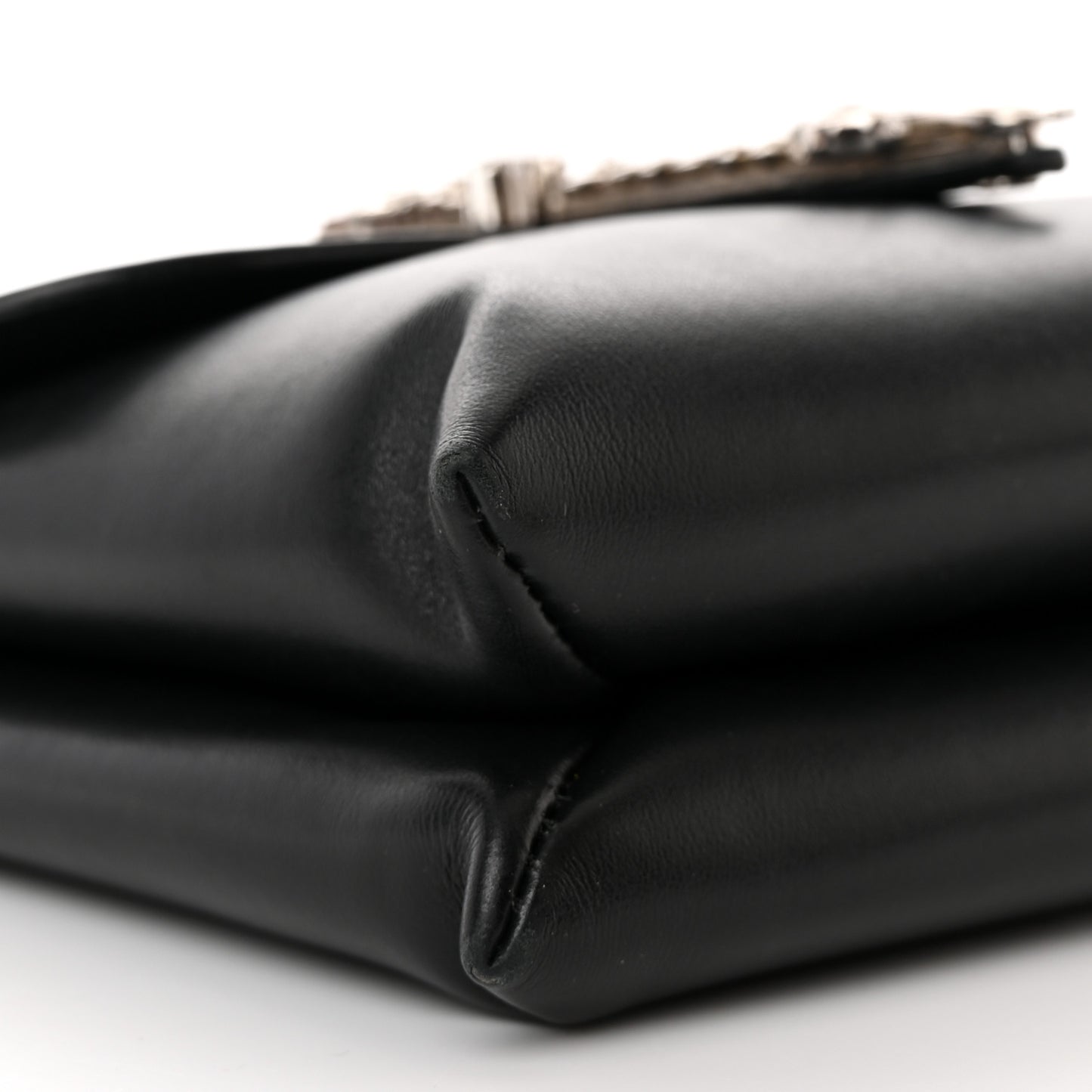 Vitello Virtus Chain Clutch Black