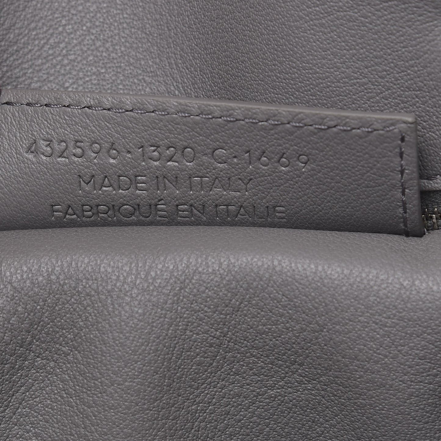 Veau Papier B4 Zip Around Tote Gris Acier