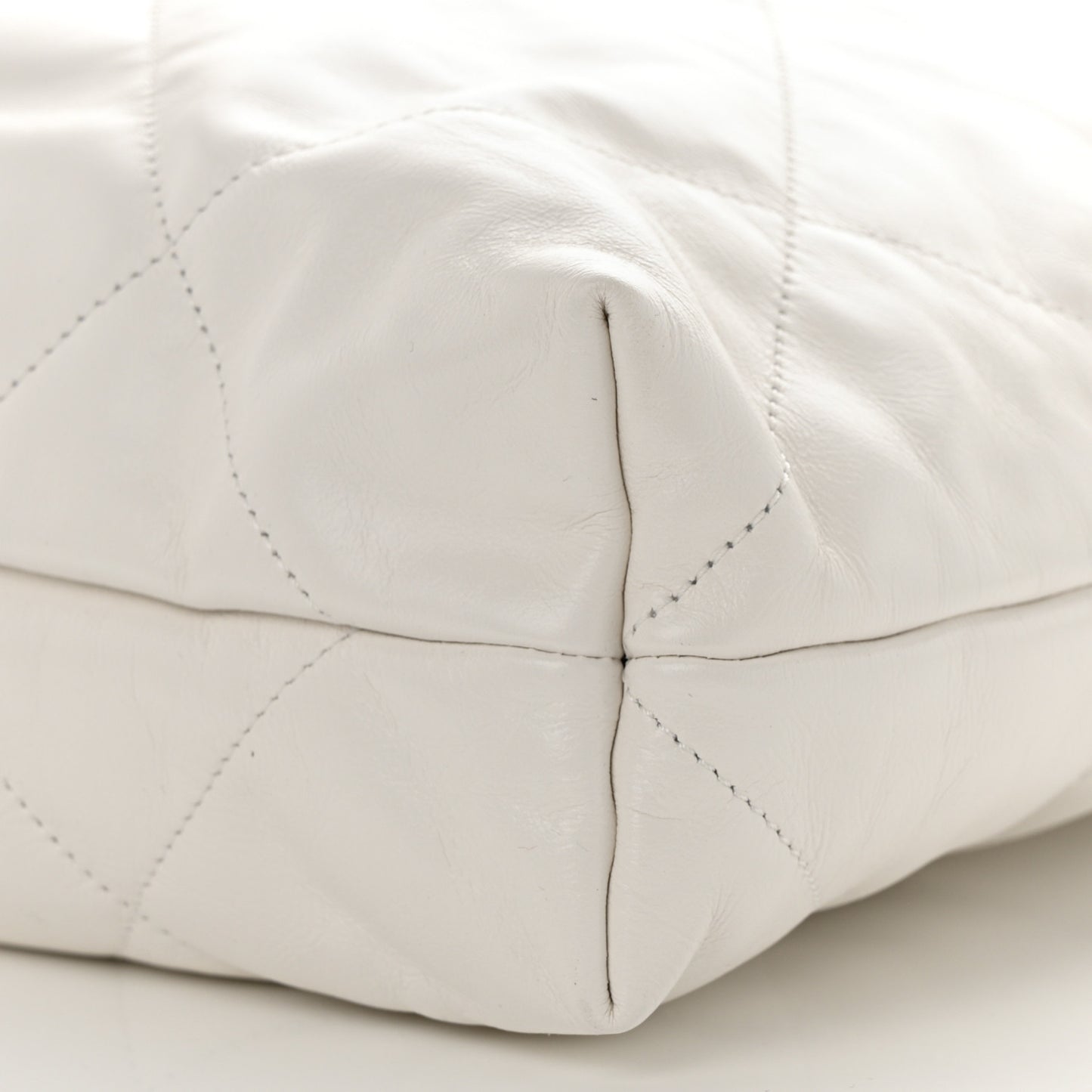Shiny Calfskin Quilted Chanel 22 White