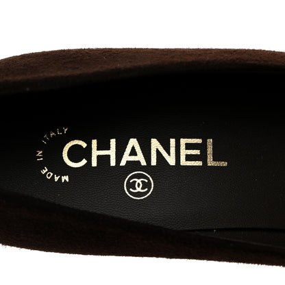Chanel Kid Suede Patent Calfskin Cap Toe CC Pumps 38 Brown Black 6 of 9