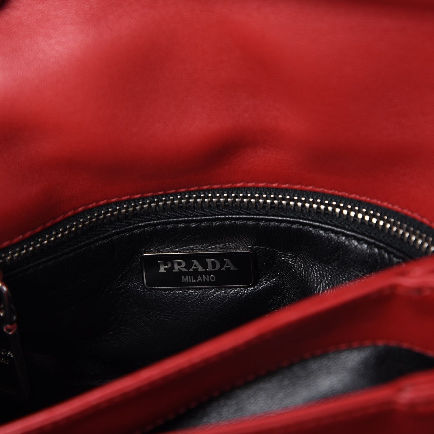 Nappa Gaufre Chain Crossbody Fuoco