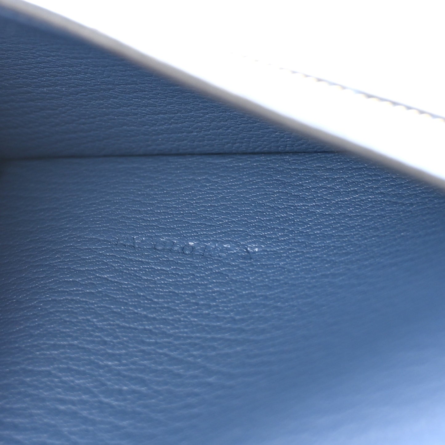 Chèvre Mysore Bearn Gusset Wallet Bleu Agate