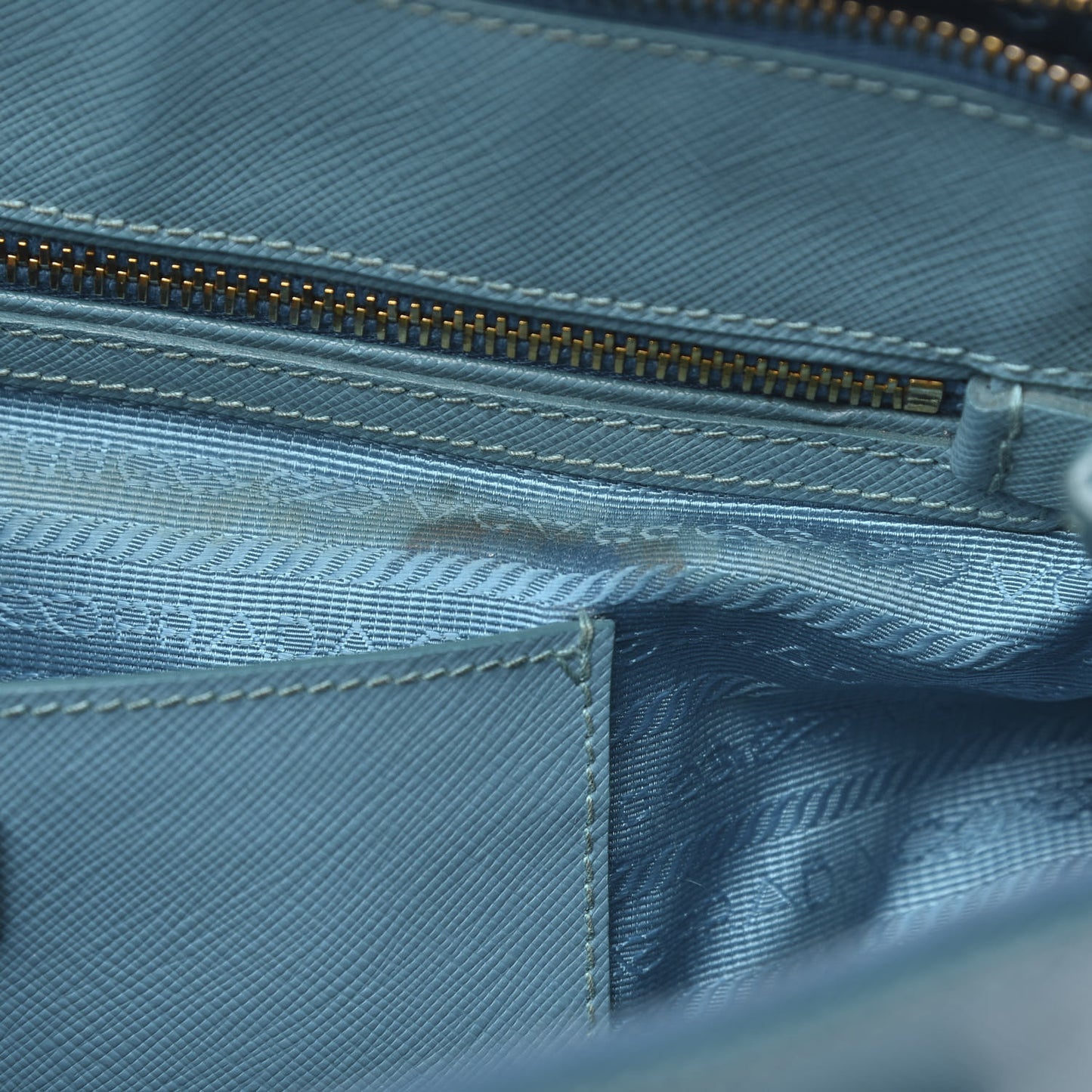 Saffiano Medium Galleria Double Zip Tote Turchese