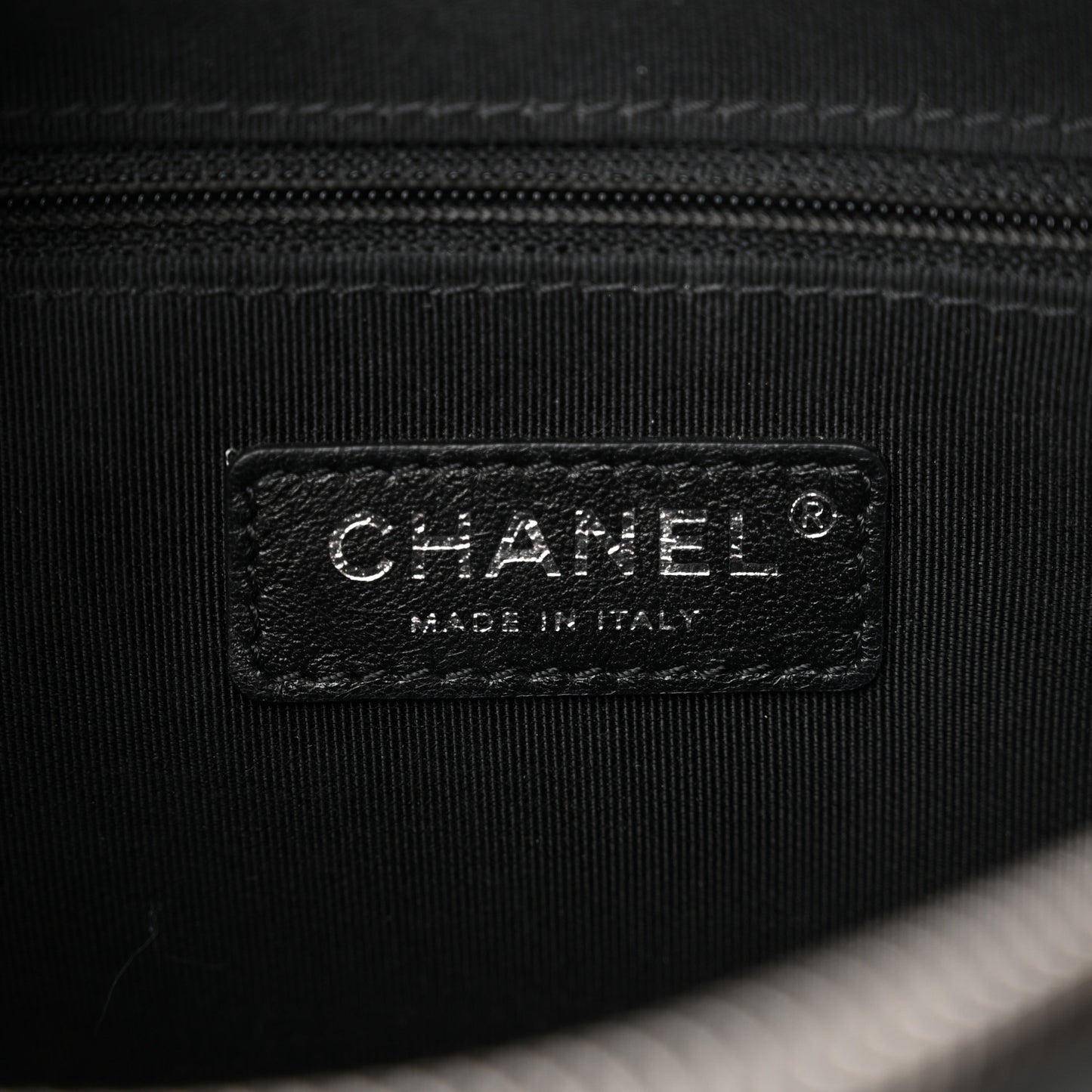 Calfskin Chain 20s Signature Hobo Black